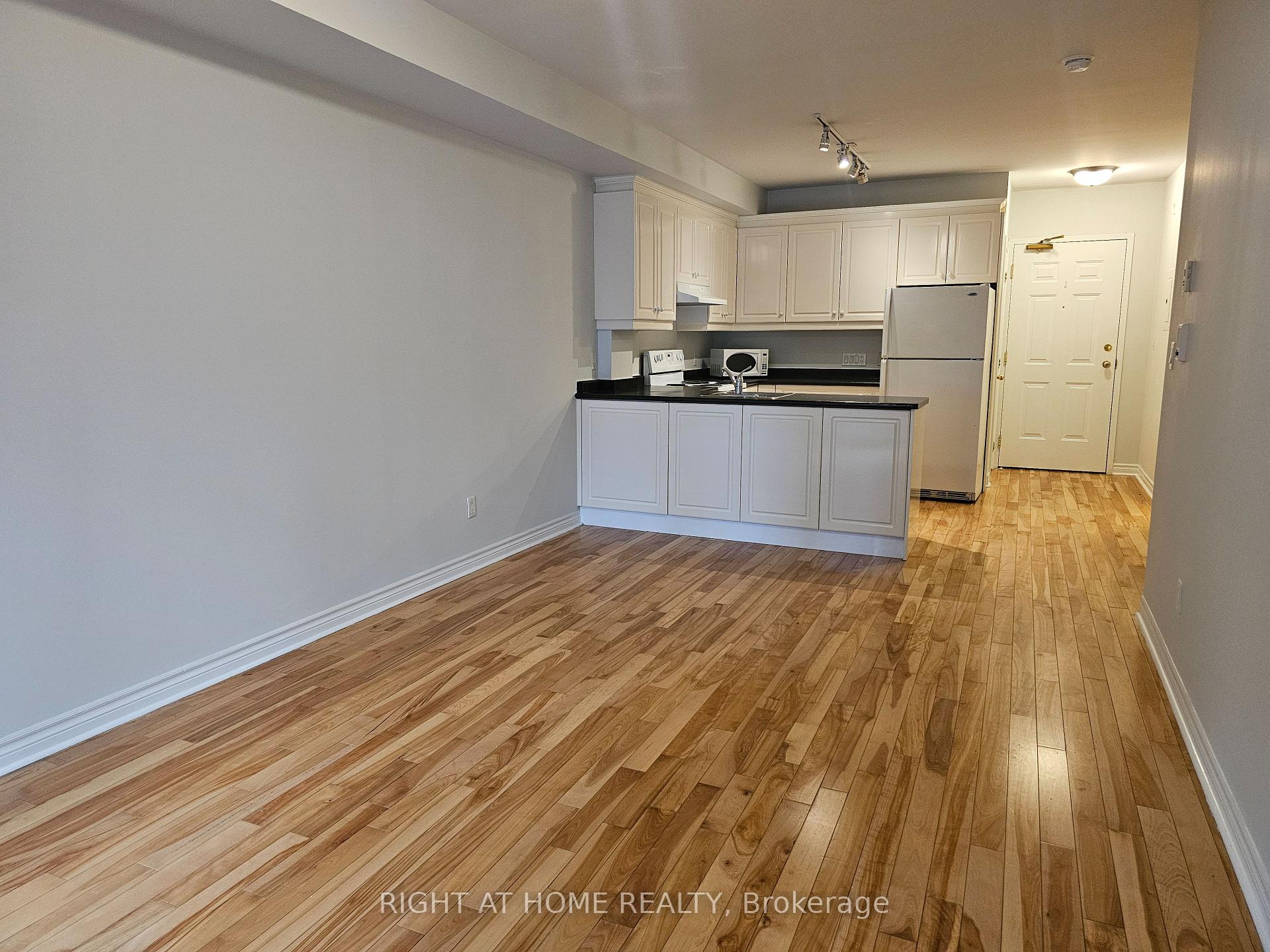 Photo 9 of Unit 203, 648A Yonge Street, Toronto, Church-Yonge Corridor — HOMEH