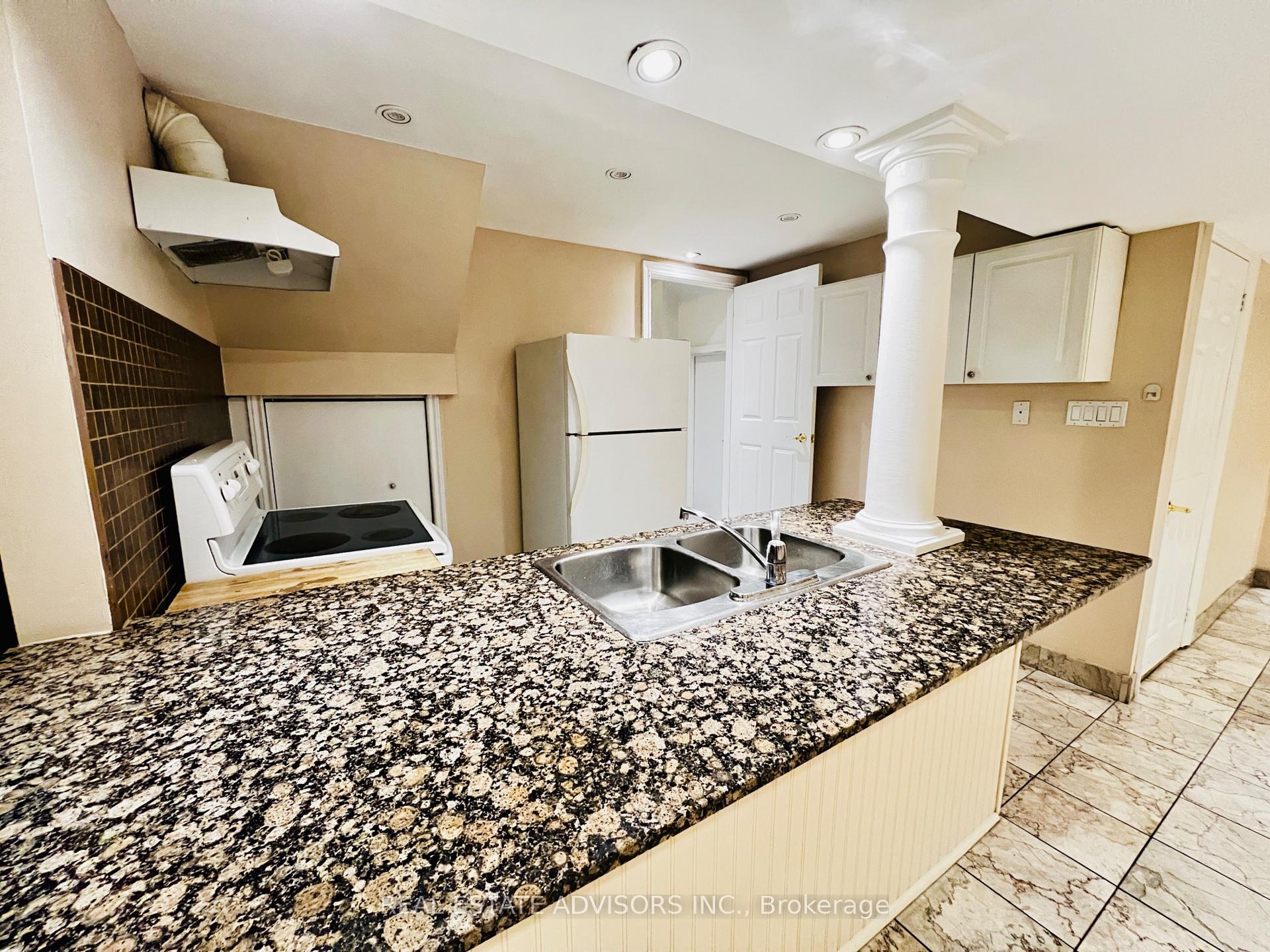 Photo 9 of 2 Adam Ernst Basement Court, Vaughan, Vellore Village — HOMEH
