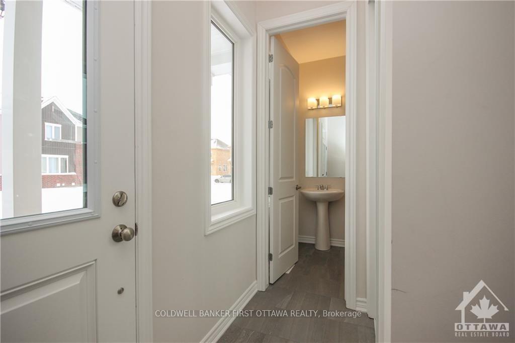 Photo 3 of 72 Focality Crescent, Ottawa, Barrhaven - Half Moon Bay — HOMEH