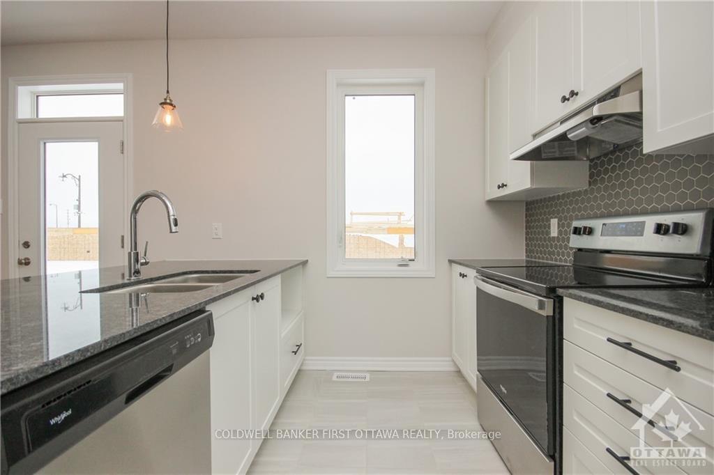 Photo 13 of 72 Focality Crescent, Ottawa, Barrhaven - Half Moon Bay — HOMEH