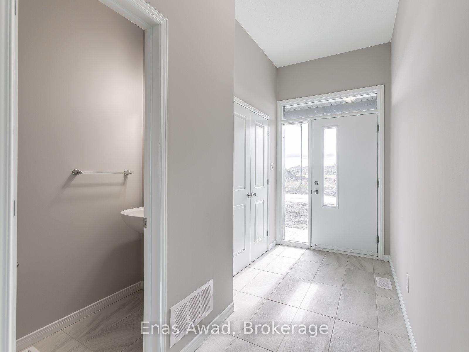 Photo 3 of 491 Cope Drive, Ottawa, Kanata - Emerald Meadows/Trailwest — HOMEH