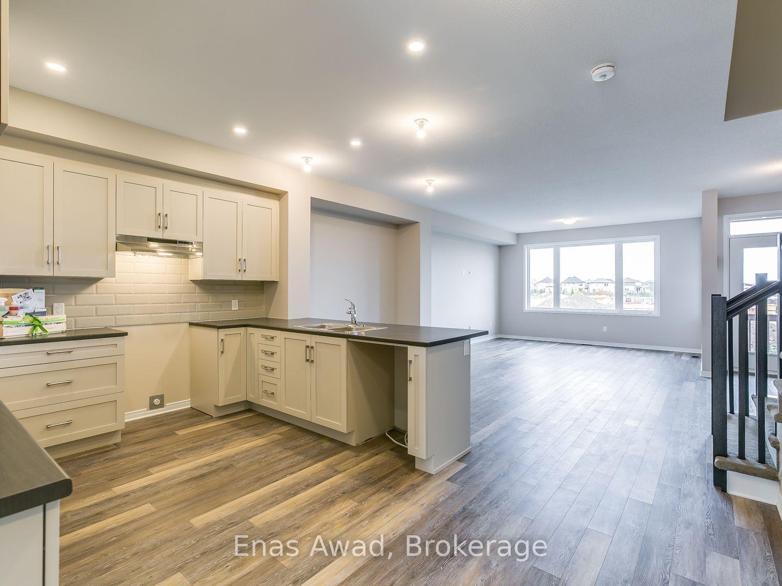 Photo 8 of 491 Cope Drive, Ottawa, Kanata - Emerald Meadows/Trailwest — HOMEH