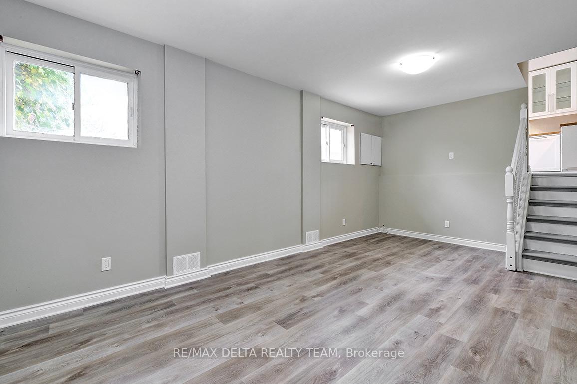 Photo 20 of 397 Phoenix Crescent, Ottawa, Bilberry Creek/Queenswood Heights — HOMEH