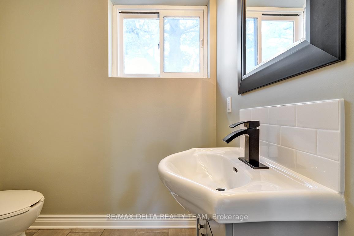 Photo 23 of 397 Phoenix Crescent, Ottawa, Bilberry Creek/Queenswood Heights — HOMEH