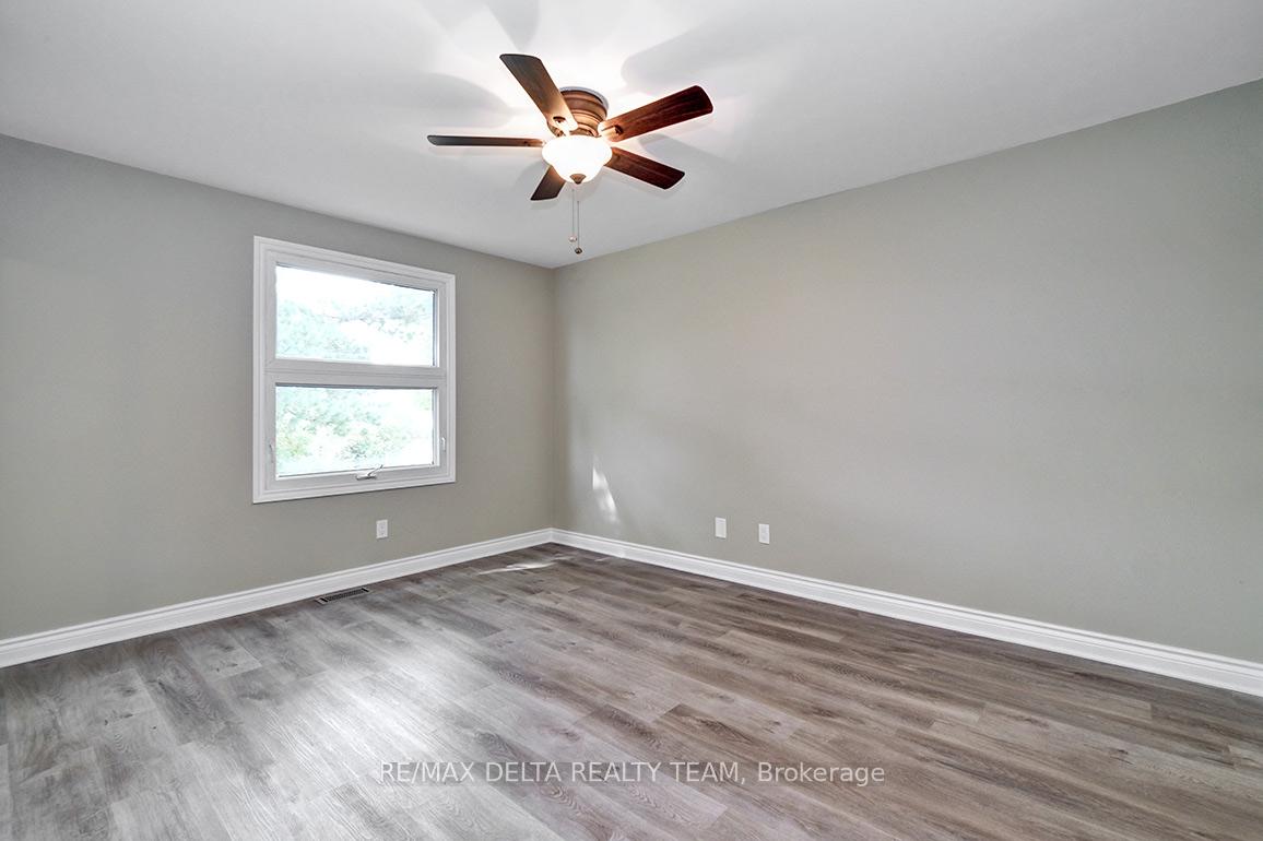 Photo 24 of 397 Phoenix Crescent, Ottawa, Bilberry Creek/Queenswood Heights — HOMEH