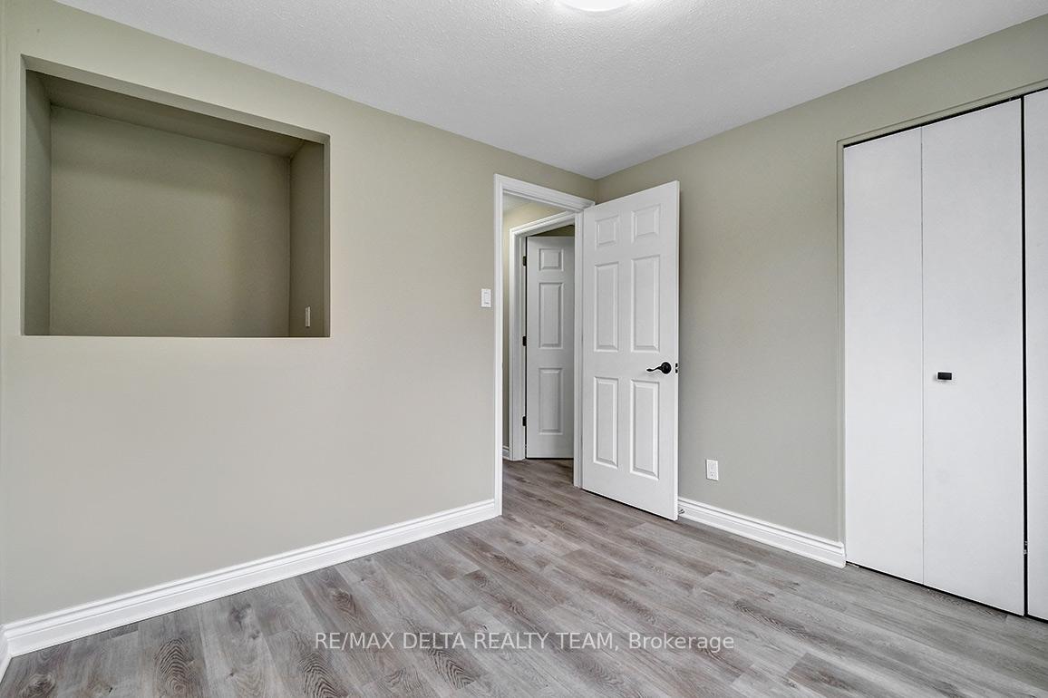 Photo 29 of 397 Phoenix Crescent, Ottawa, Bilberry Creek/Queenswood Heights — HOMEH