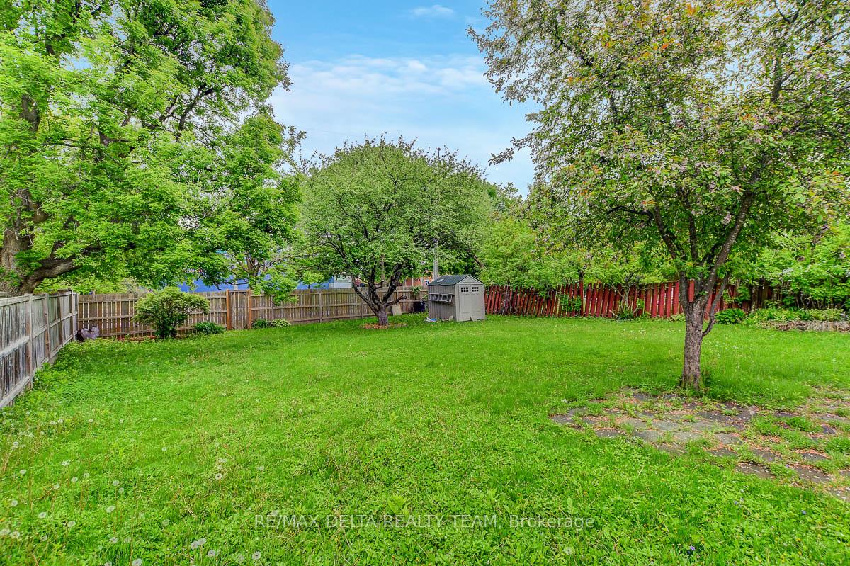 Photo 36 of 397 Phoenix Crescent, Ottawa, Bilberry Creek/Queenswood Heights — HOMEH