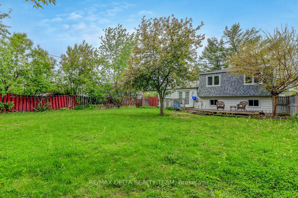 Photo 37 of 397 Phoenix Crescent, Ottawa, Bilberry Creek/Queenswood Heights — HOMEH