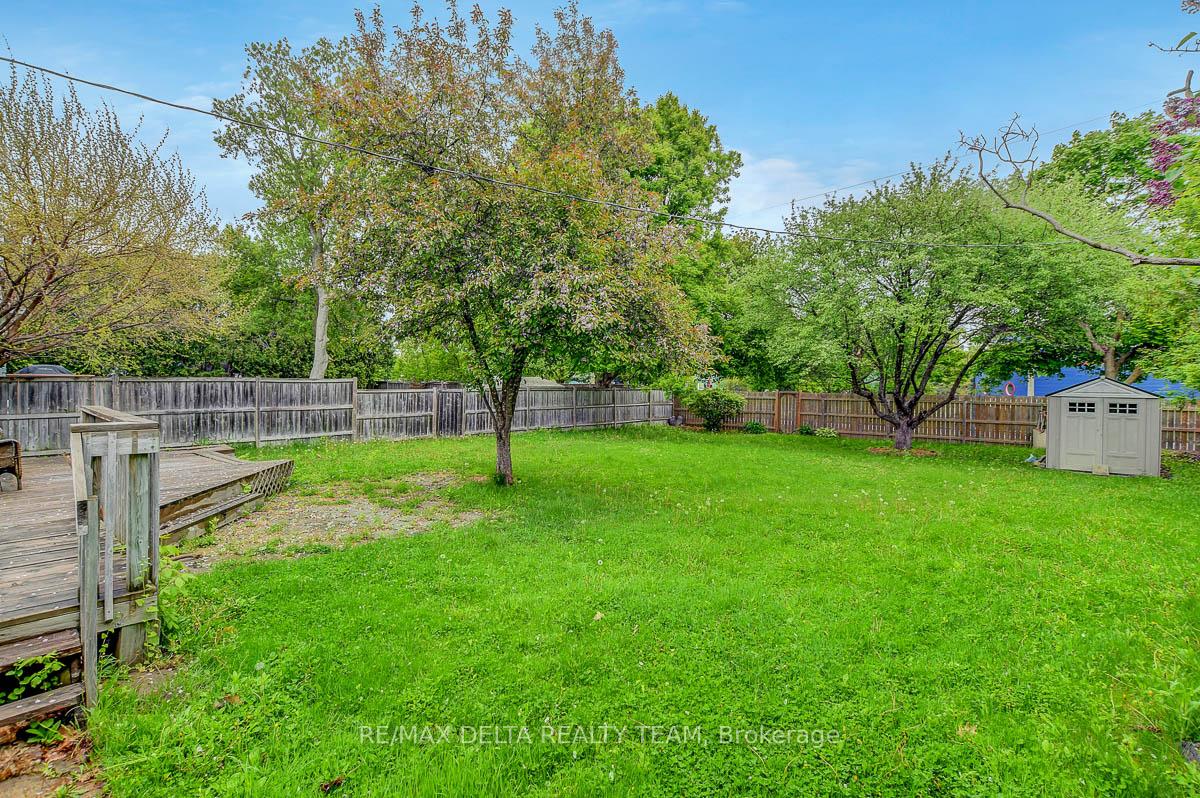 Photo 38 of 397 Phoenix Crescent, Ottawa, Bilberry Creek/Queenswood Heights — HOMEH