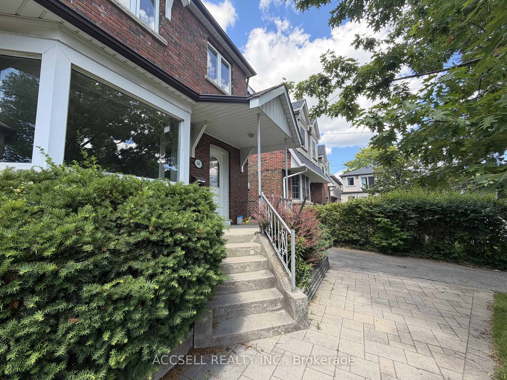 Photo 2 of 64 Parklea Drive, Toronto, Leaside — HOMEH