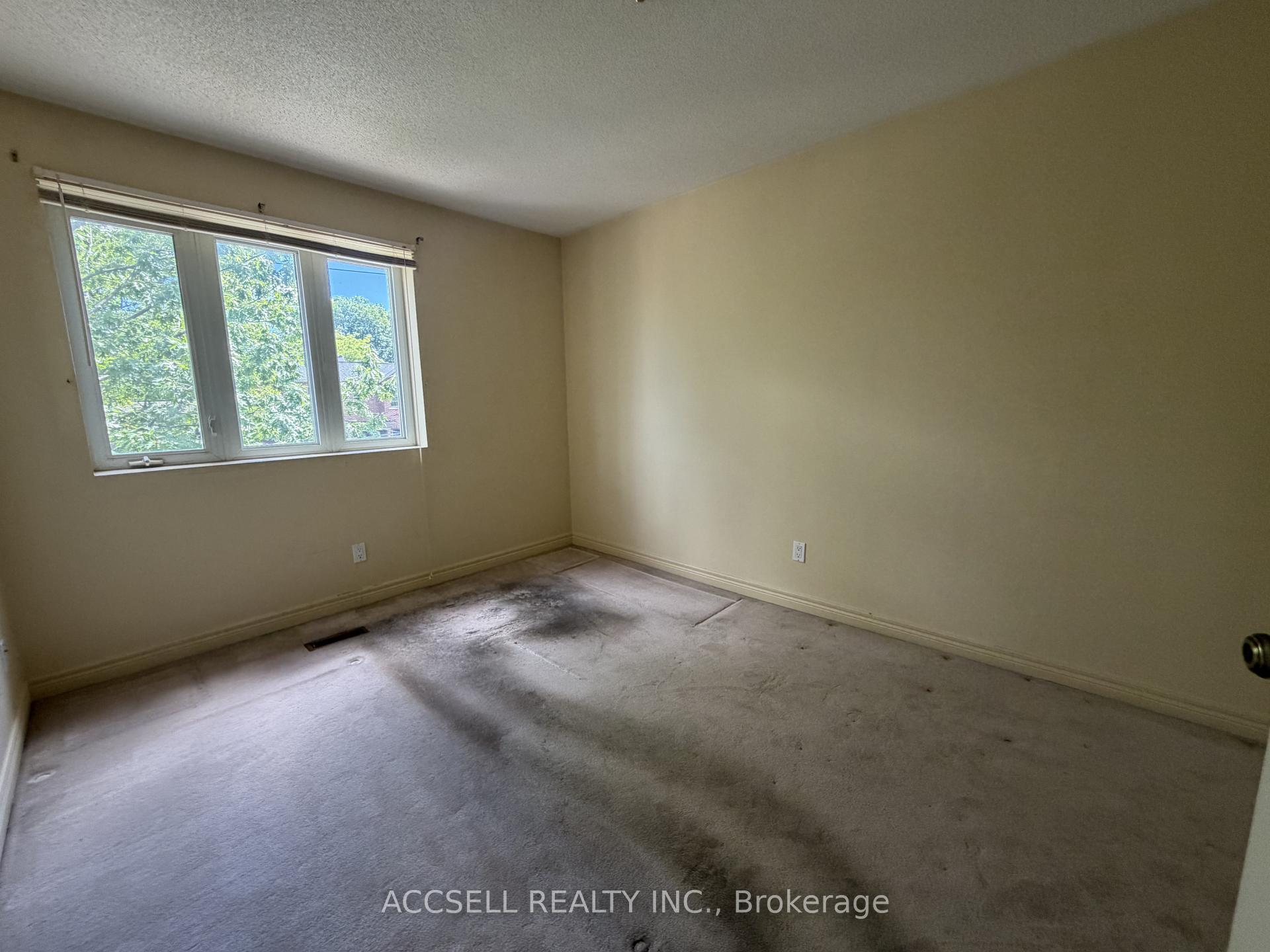 Photo 8 of 64 Parklea Drive, Toronto, Leaside — HOMEH