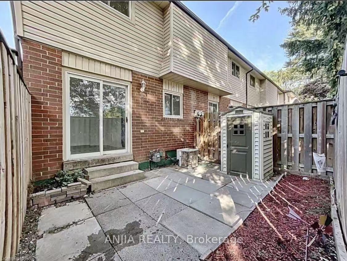 Photo 9 of Unit 31, 2 Weiden Street, St. Catharines, Bunting/Linwell — HOMEH