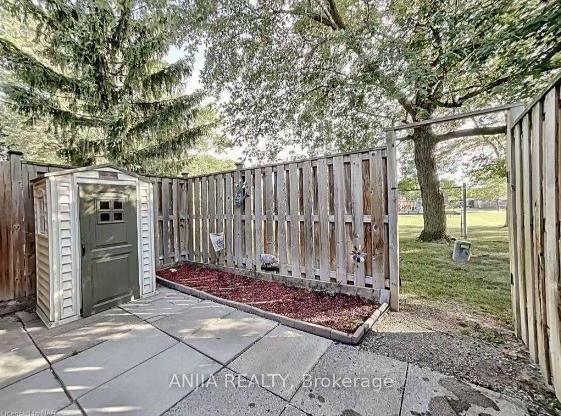 Photo 10 of Unit 31, 2 Weiden Street, St. Catharines, Bunting/Linwell — HOMEH