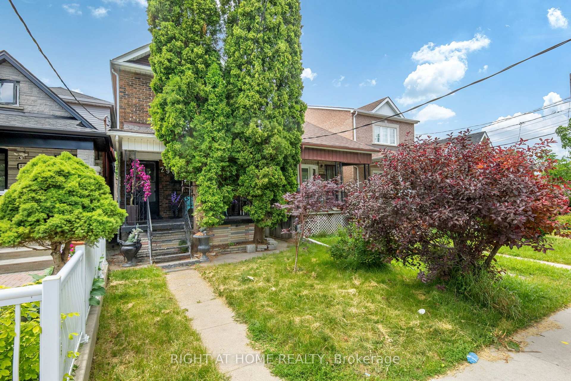 Photo 2 of 290 Mcroberts Avenue, Toronto, Caledonia-Fairbank — HOMEH