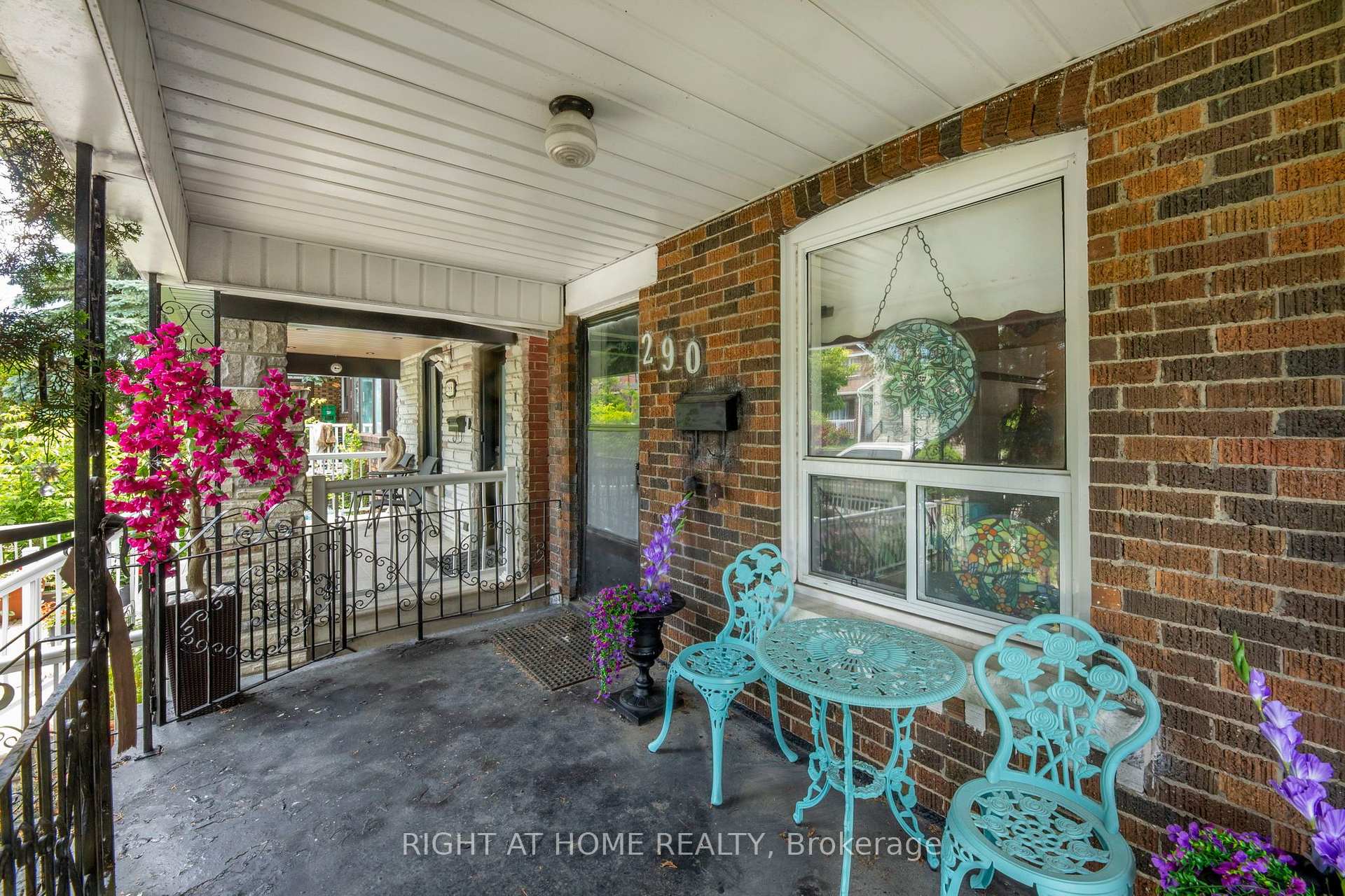 Photo 3 of 290 Mcroberts Avenue, Toronto, Caledonia-Fairbank — HOMEH