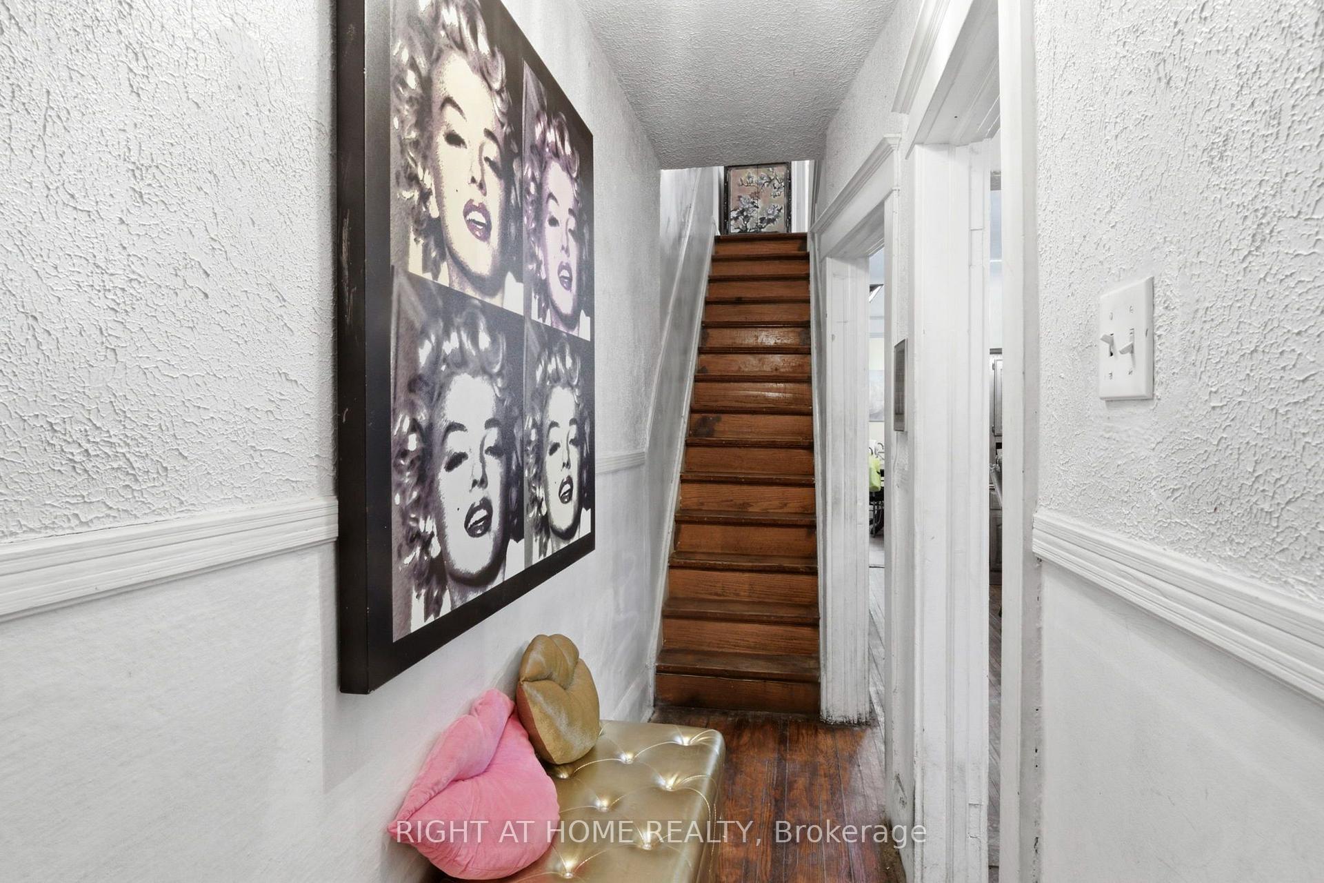 Photo 4 of 290 Mcroberts Avenue, Toronto, Caledonia-Fairbank — HOMEH