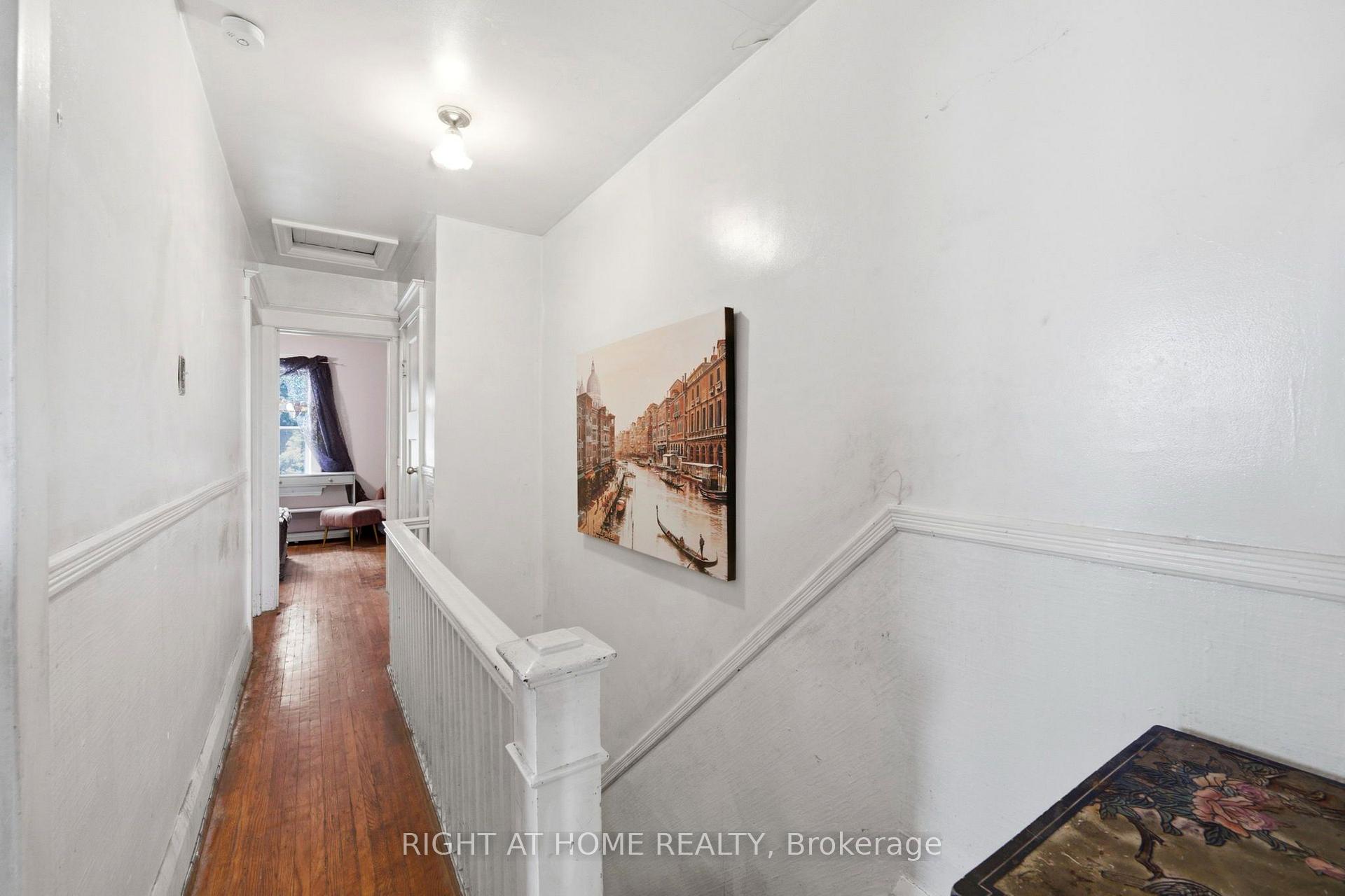 Photo 11 of 290 Mcroberts Avenue, Toronto, Caledonia-Fairbank — HOMEH