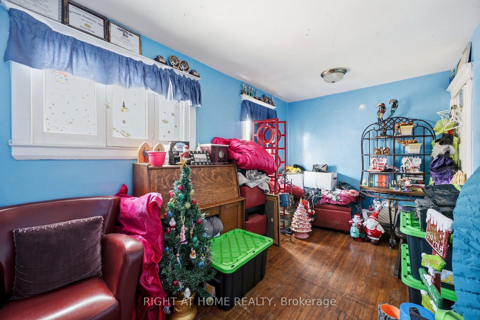 Photo 16 of 290 Mcroberts Avenue, Toronto, Caledonia-Fairbank — HOMEH