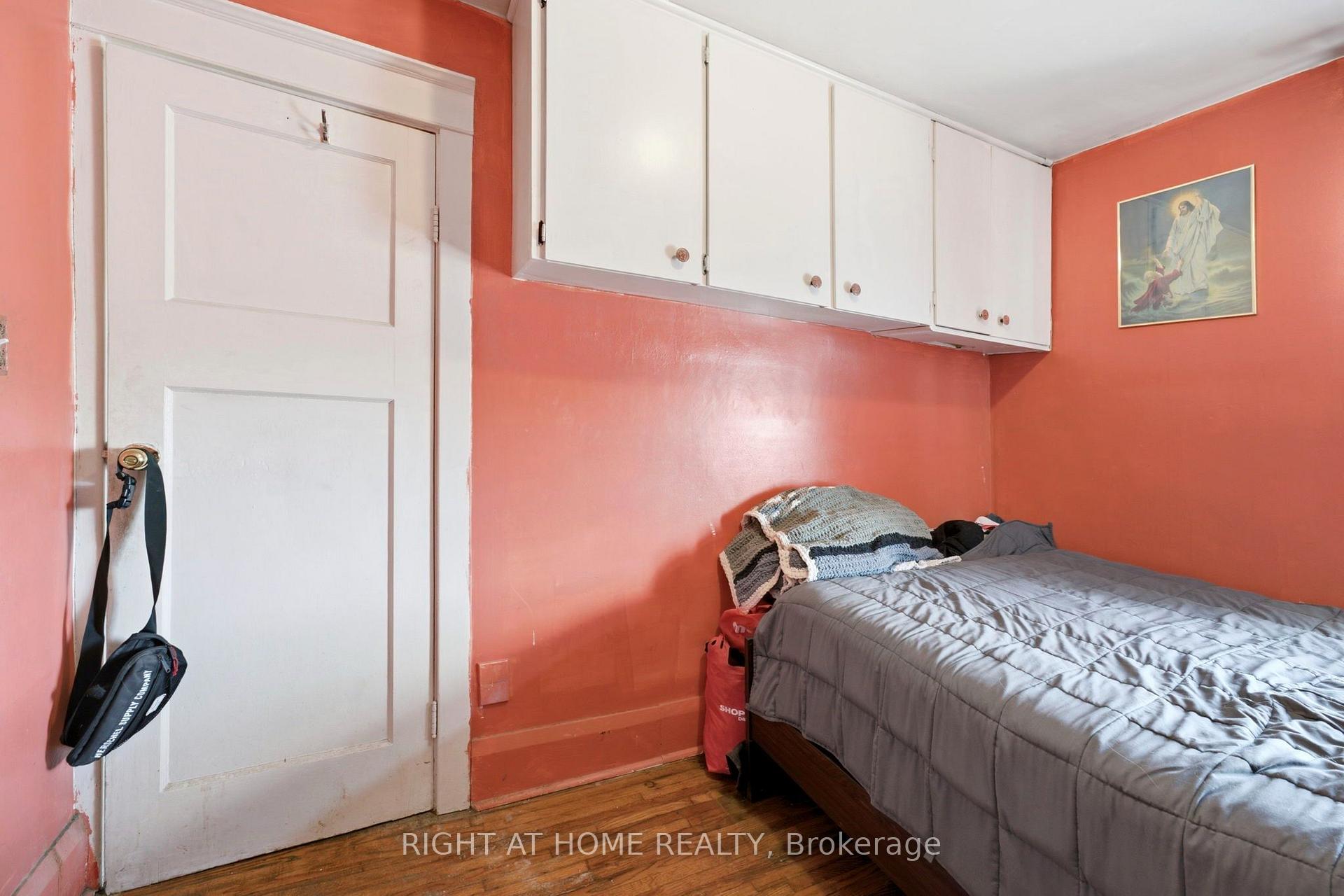 Photo 19 of 290 Mcroberts Avenue, Toronto, Caledonia-Fairbank — HOMEH