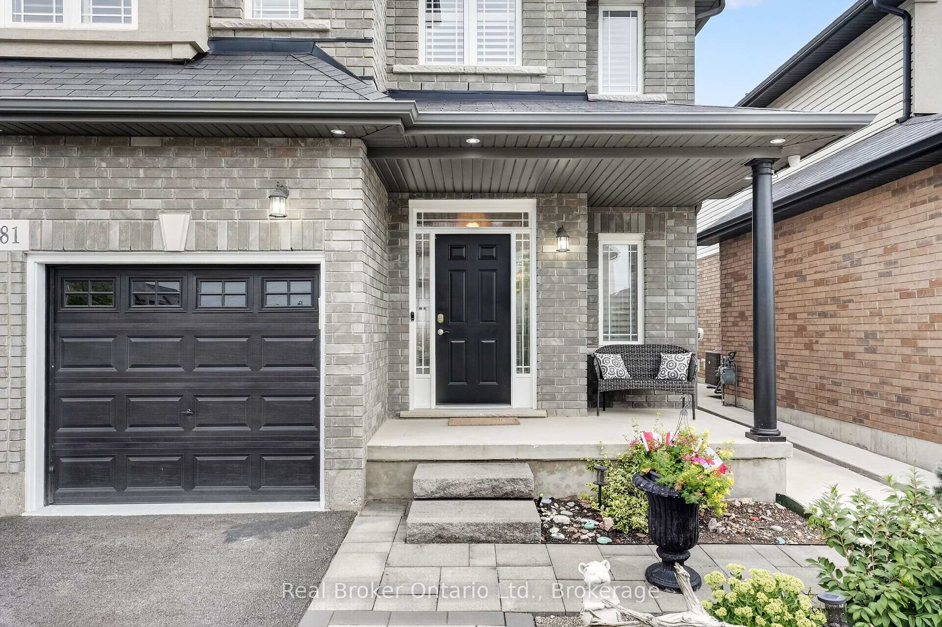 Photo 3 of 81 Showcase Drive, Hamilton, Rural Glanbrook — HOMEH