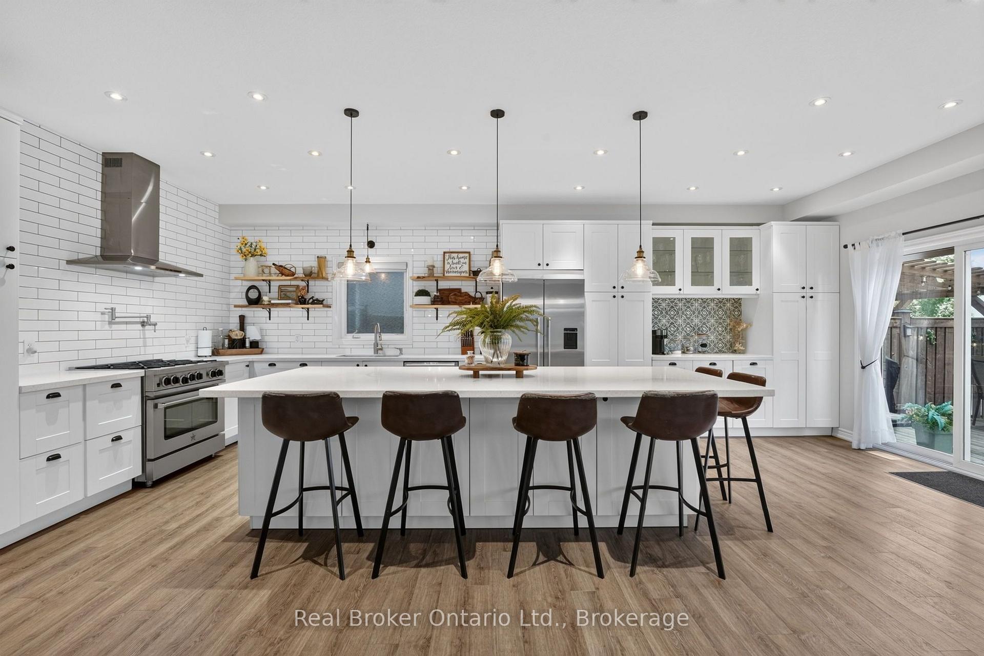 Photo 10 of 81 Showcase Drive, Hamilton, Rural Glanbrook — HOMEH