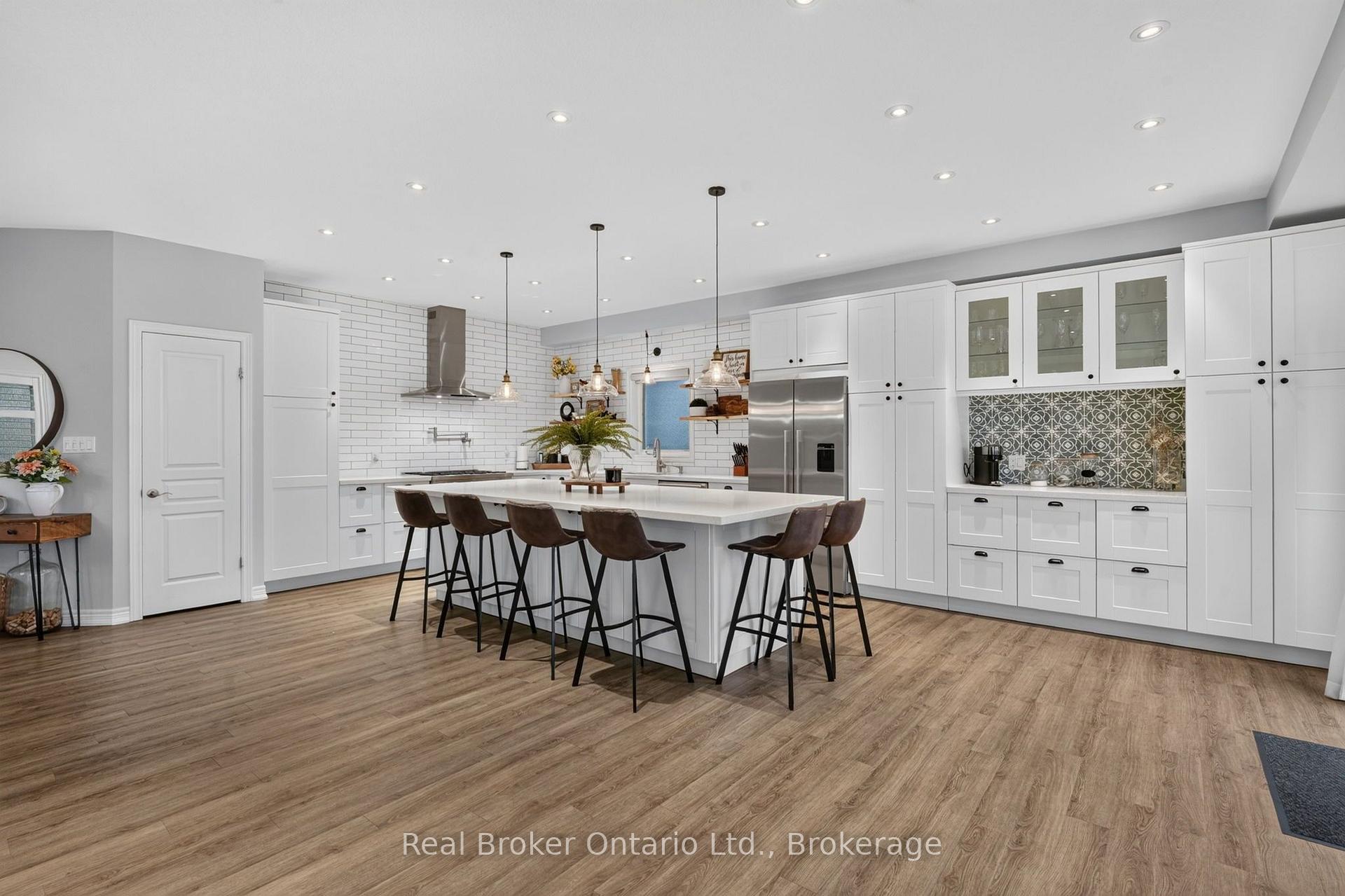 Photo 11 of 81 Showcase Drive, Hamilton, Rural Glanbrook — HOMEH