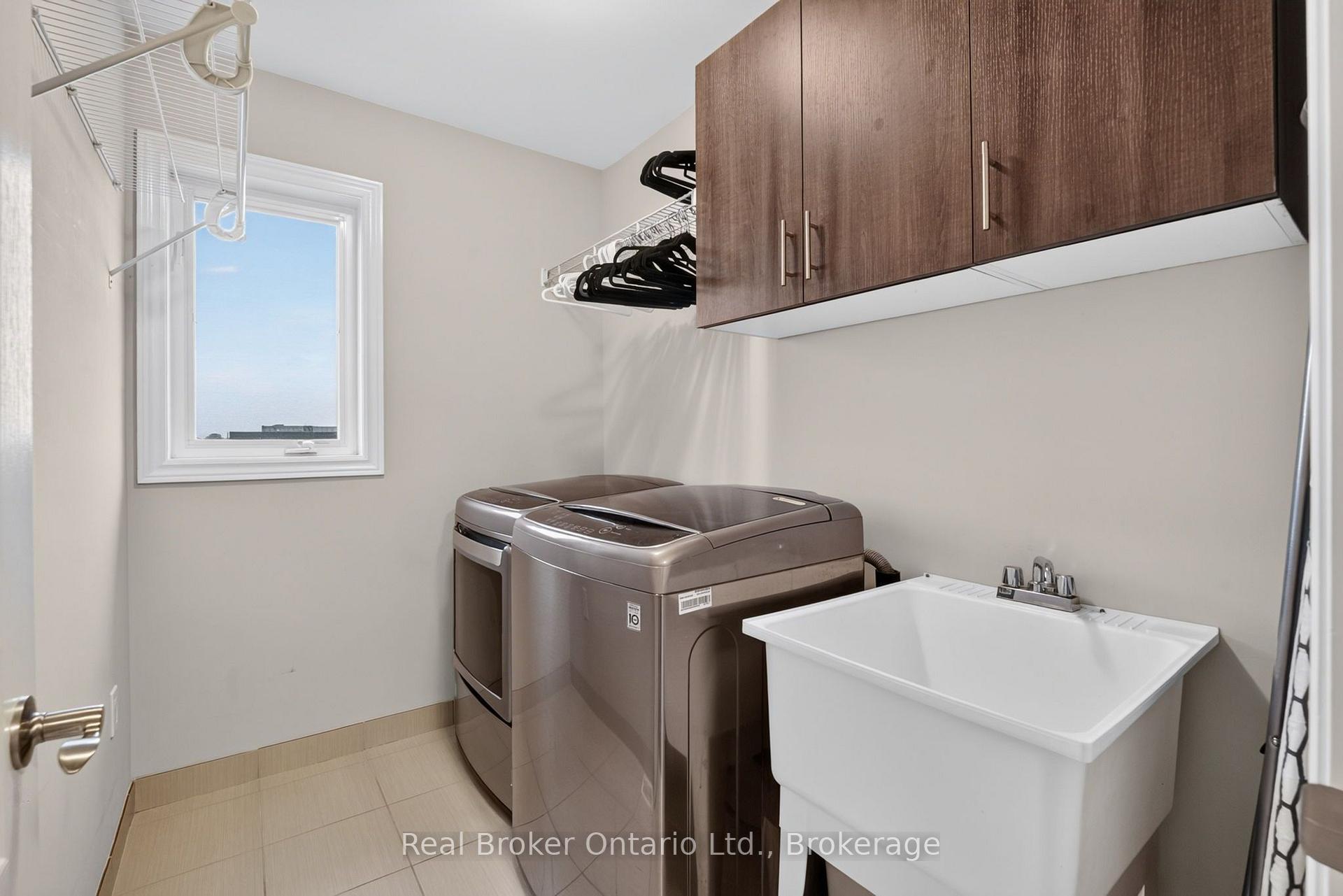 Photo 32 of 81 Showcase Drive, Hamilton, Rural Glanbrook — HOMEH