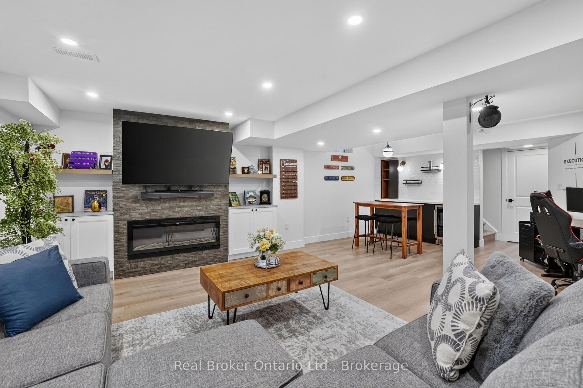 Photo 43 of 81 Showcase Drive, Hamilton, Rural Glanbrook — HOMEH