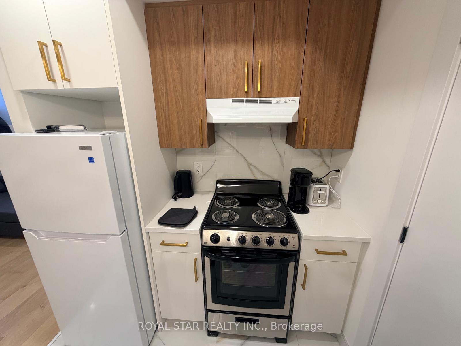 Photo 7 of Unit Unit B, 253 Duncairn Avenue, Ottawa, Westboro/Hampton Park — HOMEH