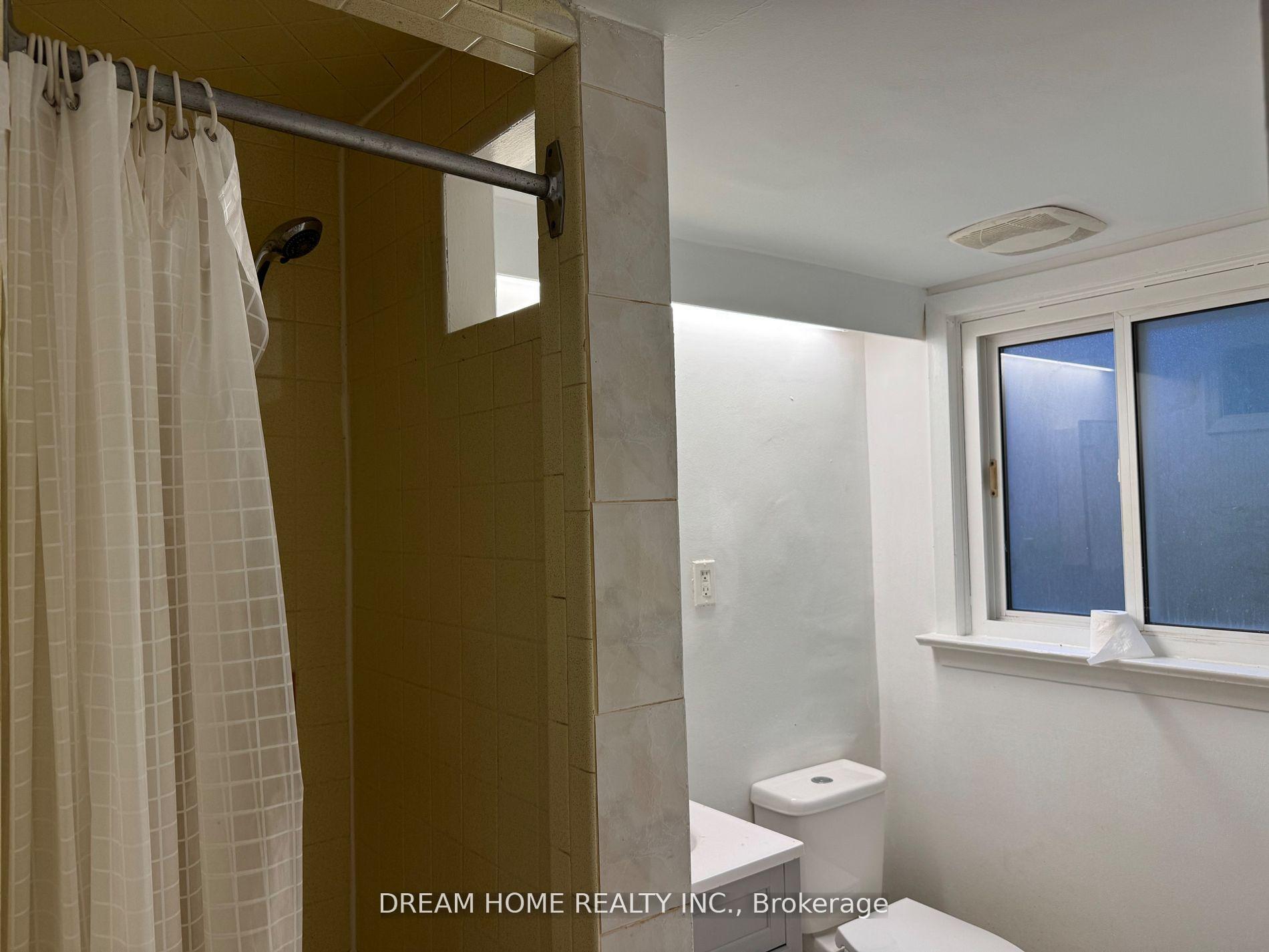 Photo 3 of Unit Room, 28 Conlins Road, Scarborough, Highland Creek — HOMEH