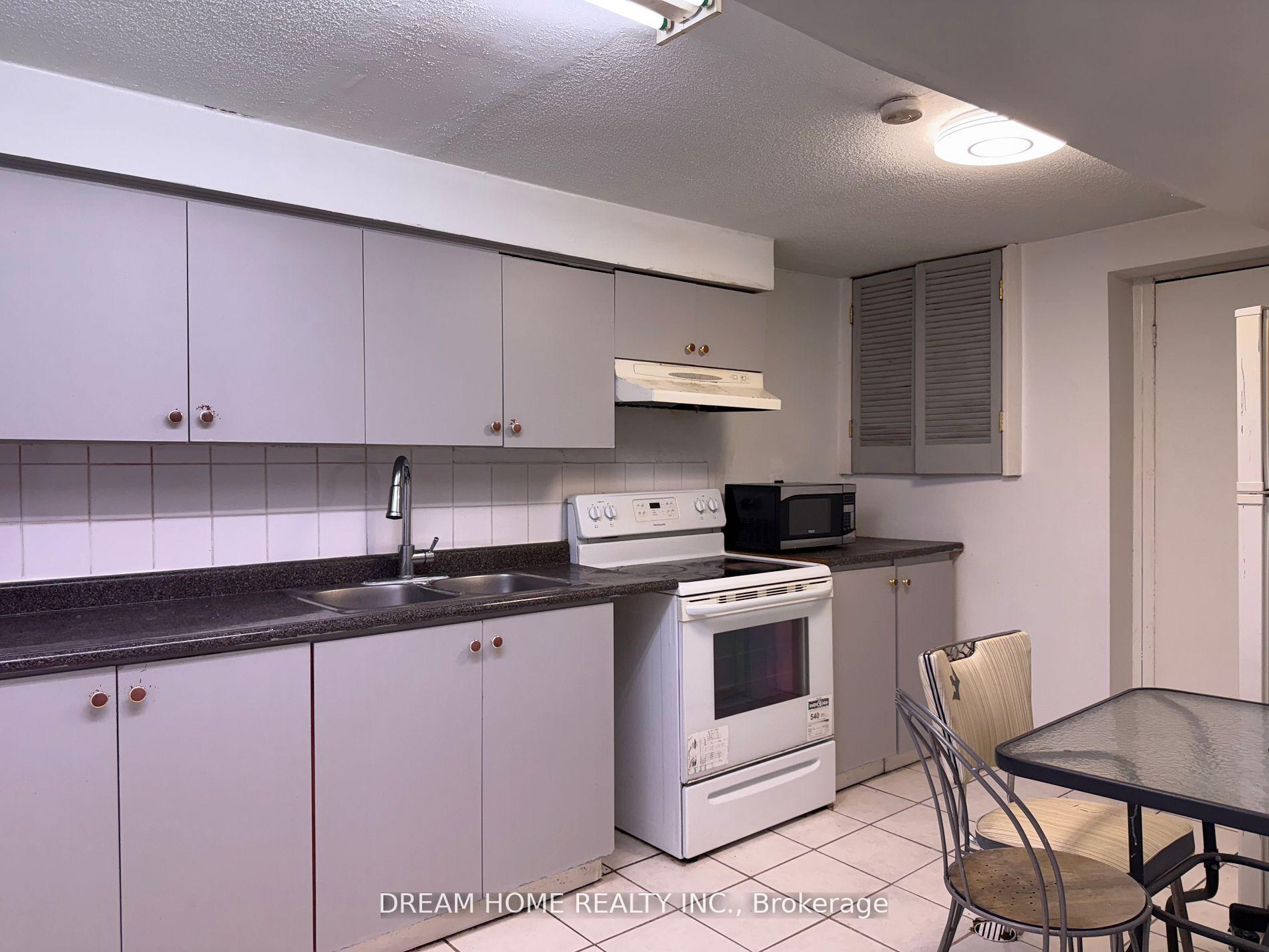 Photo 5 of Unit Room, 28 Conlins Road, Scarborough, Highland Creek — HOMEH