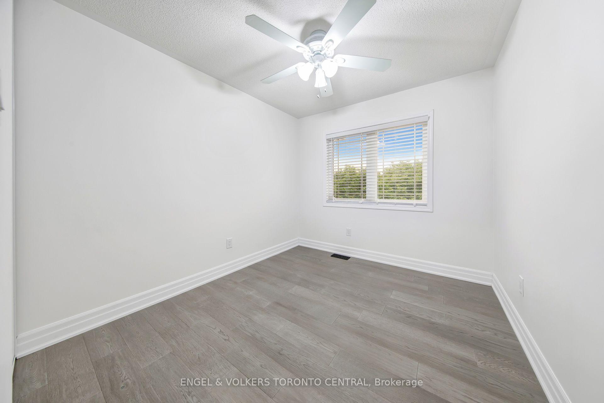 Photo 17 of 1511 Glenbourne Drive, Oshawa, Pinecrest — HOMEH