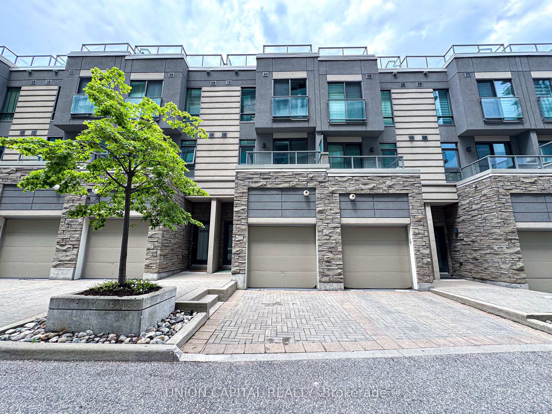 Photo 2 of 291 South Park Road, Markham, Commerce Valley — HOMEH