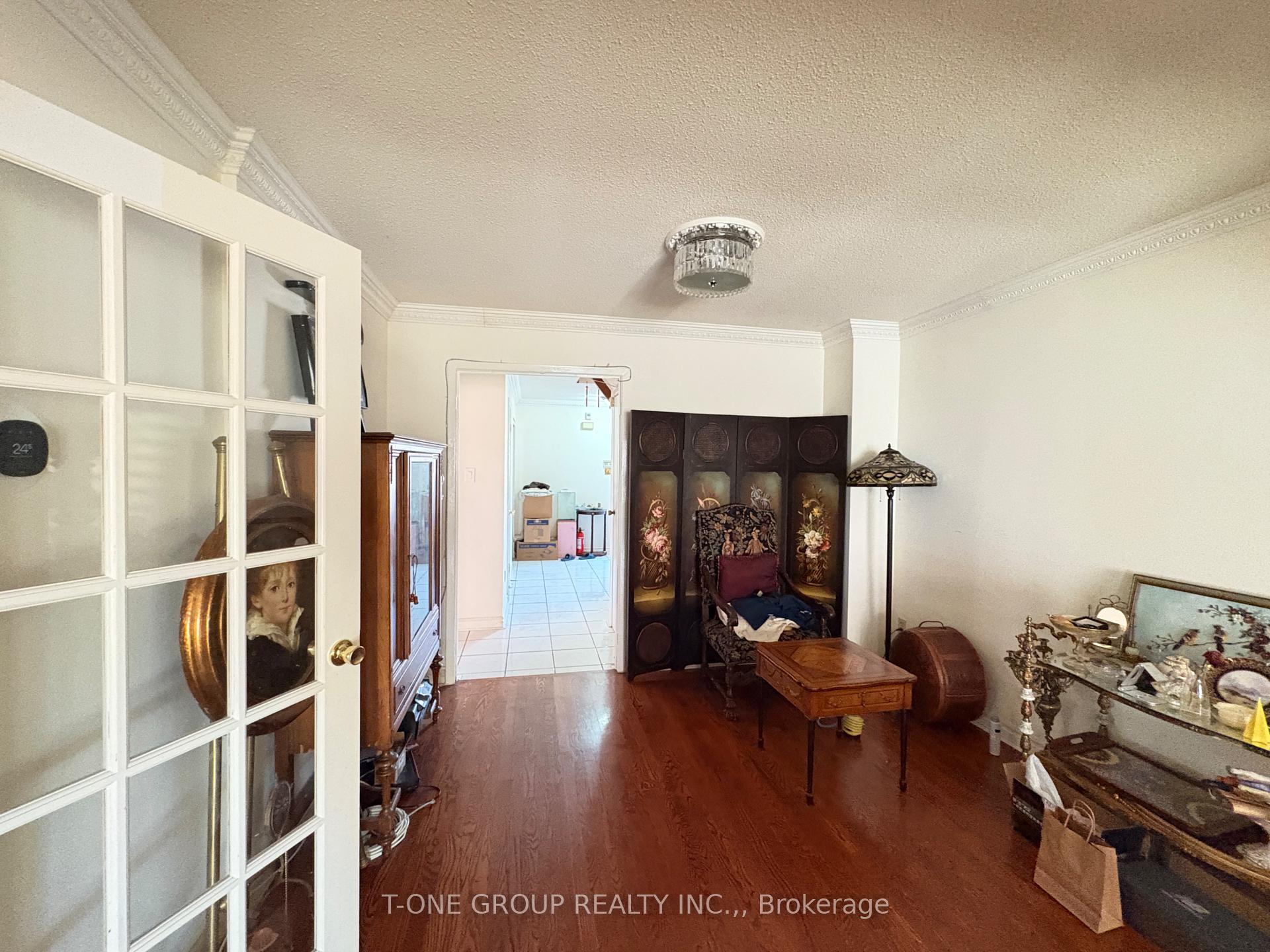 Photo 3 of Unit 1st &2nd Fl(No Master BR, 59 Chloe Crescent, Markham, Middlefield — HOMEH