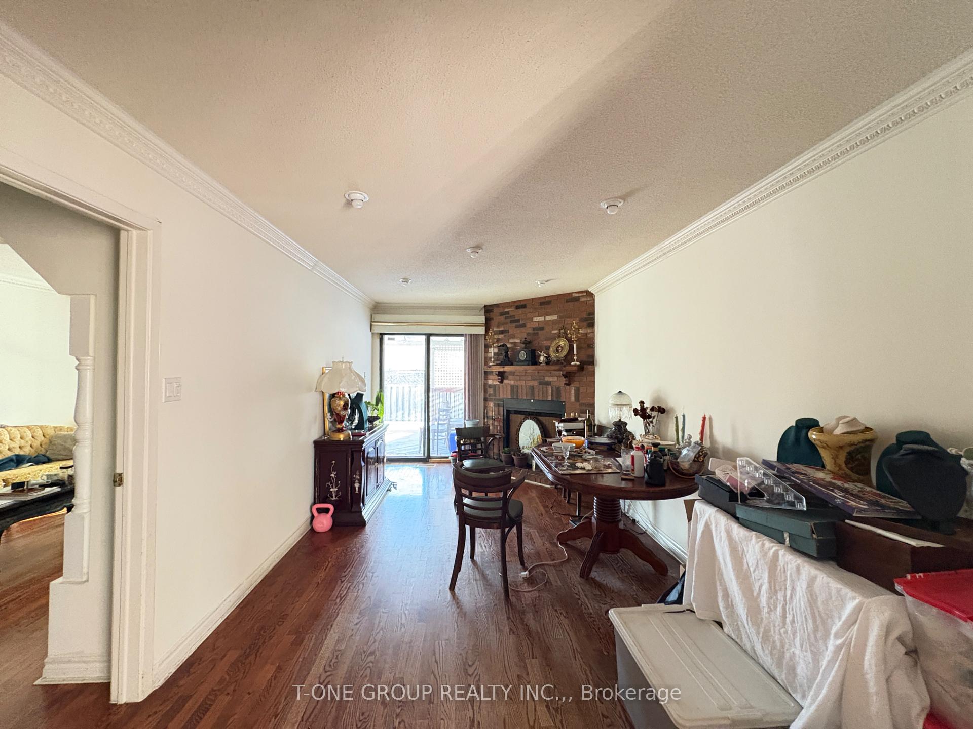 Photo 5 of Unit 1st &2nd Fl(No Master BR, 59 Chloe Crescent, Markham, Middlefield — HOMEH