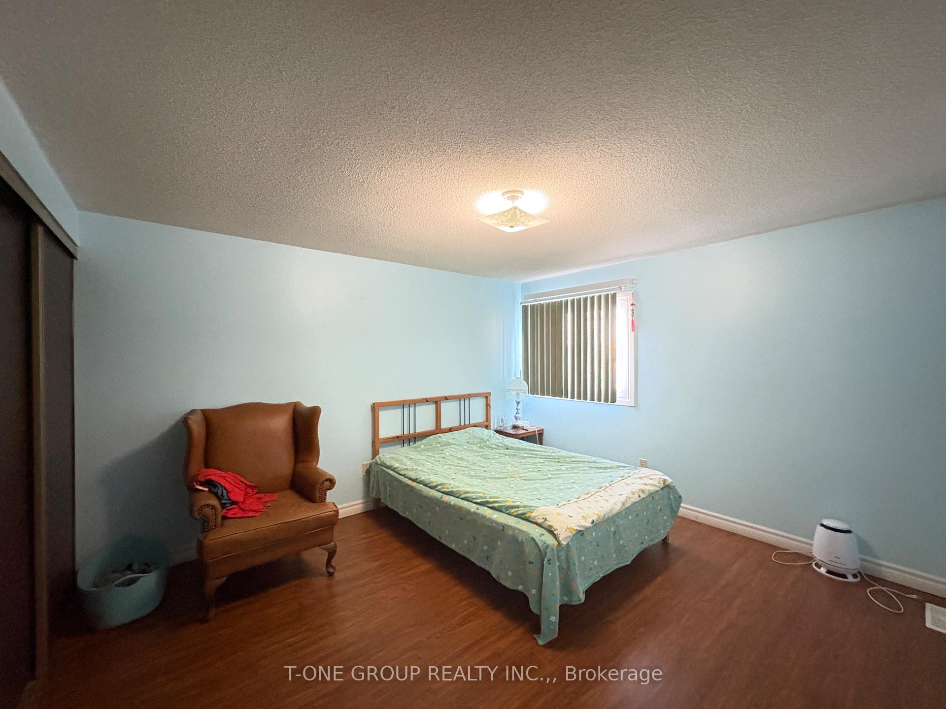 Photo 7 of Unit 1st &2nd Fl(No Master BR, 59 Chloe Crescent, Markham, Middlefield — HOMEH