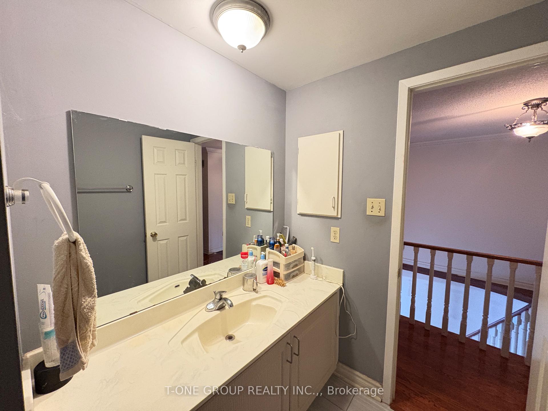 Photo 11 of Unit 1st &2nd Fl(No Master BR, 59 Chloe Crescent, Markham, Middlefield — HOMEH