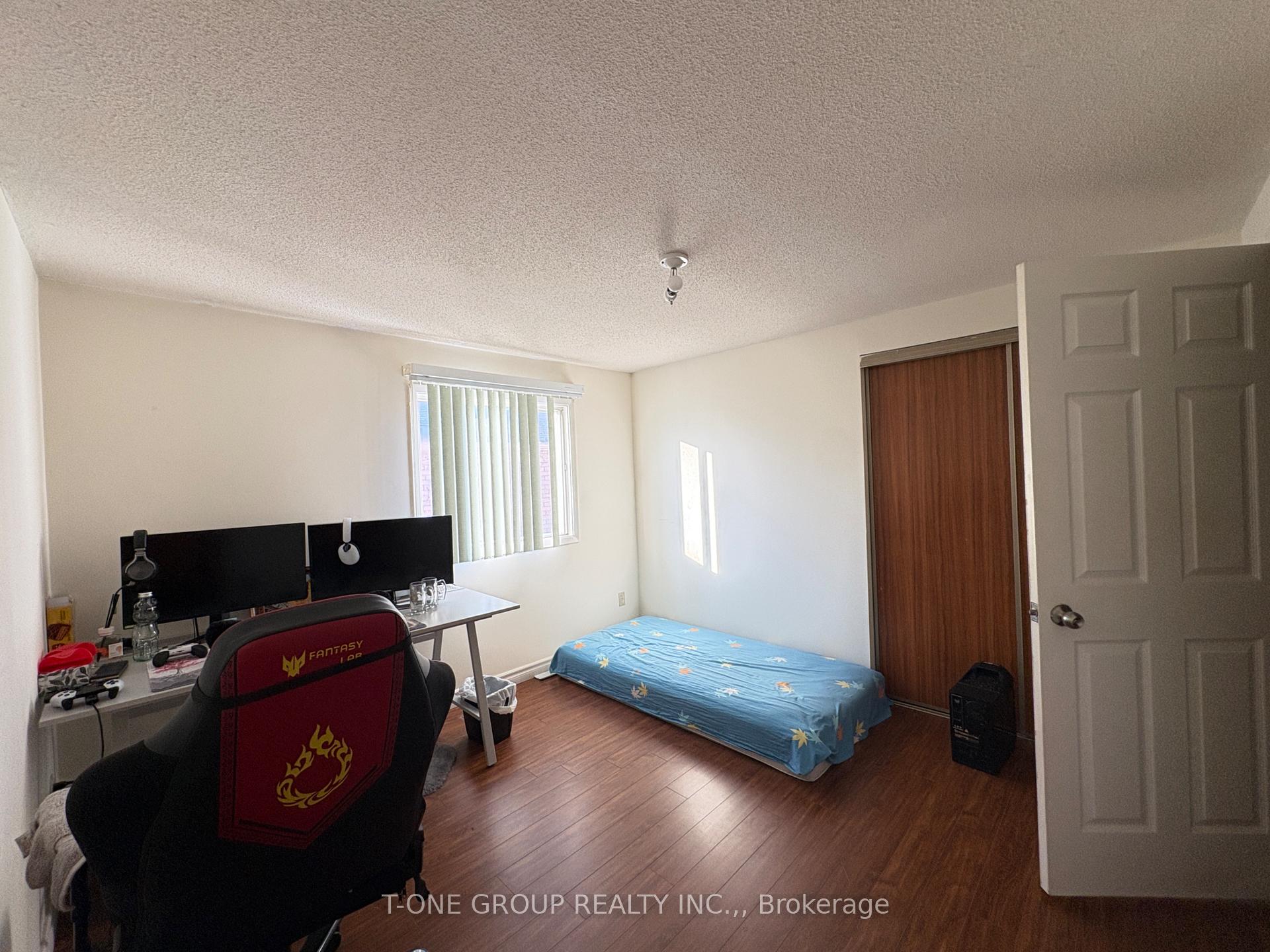 Photo 12 of Unit 1st &2nd Fl(No Master BR, 59 Chloe Crescent, Markham, Middlefield — HOMEH