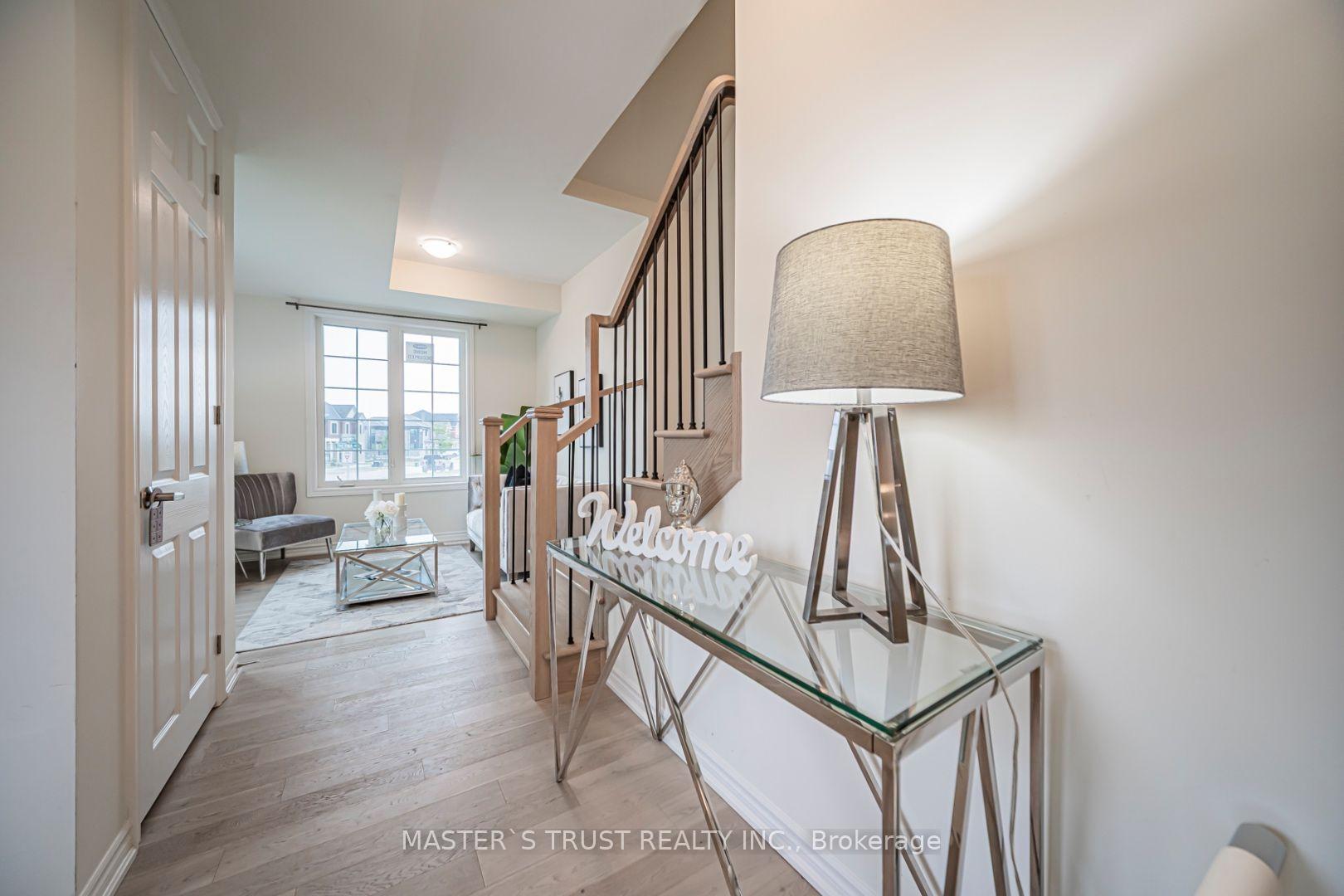 Photo 3 of 286 Beaverbrae Drive, Markham, Victoria Square — HOMEH