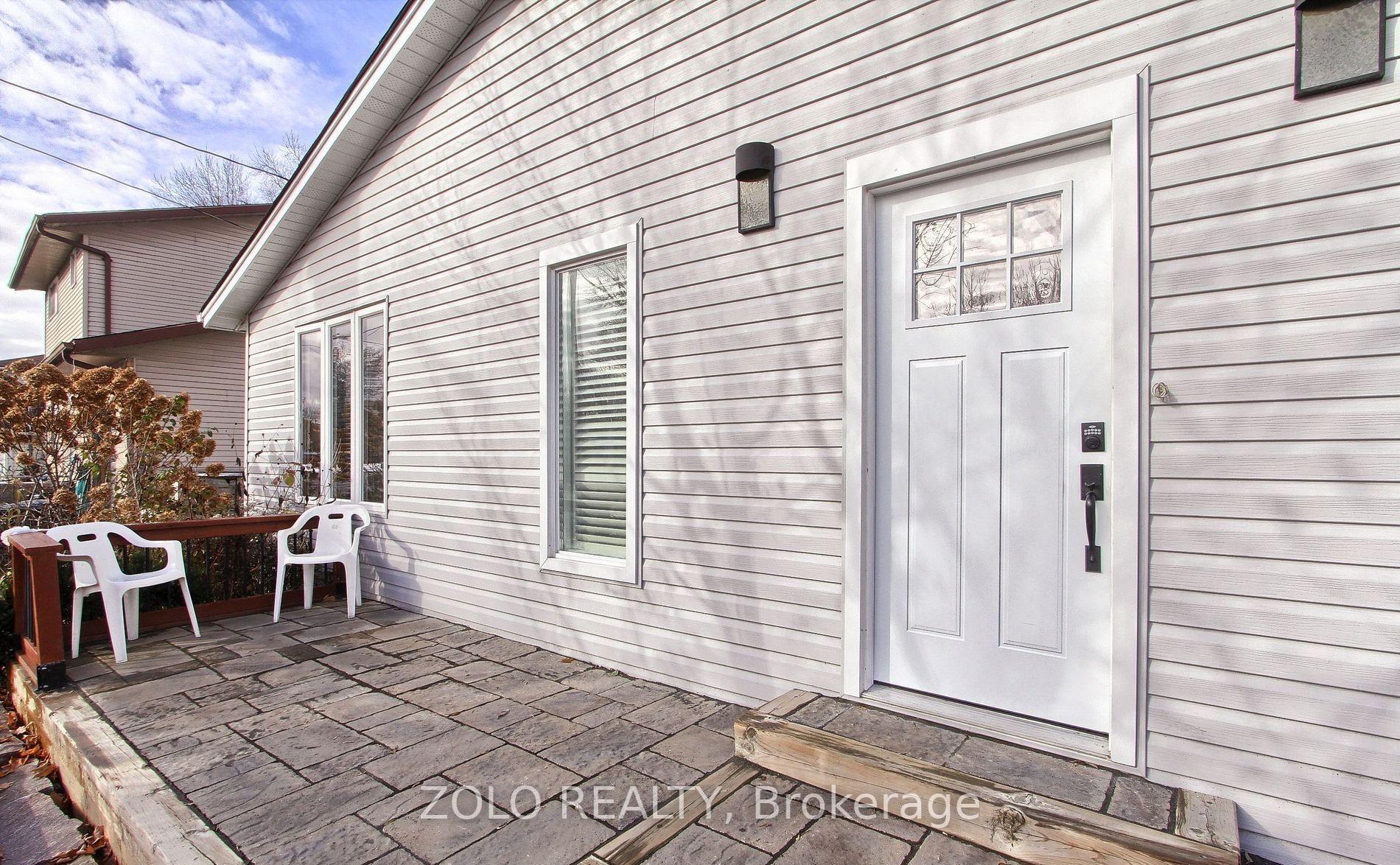 Photo 2 of 186 Beach Road, Georgina, Keswick North — HOMEH