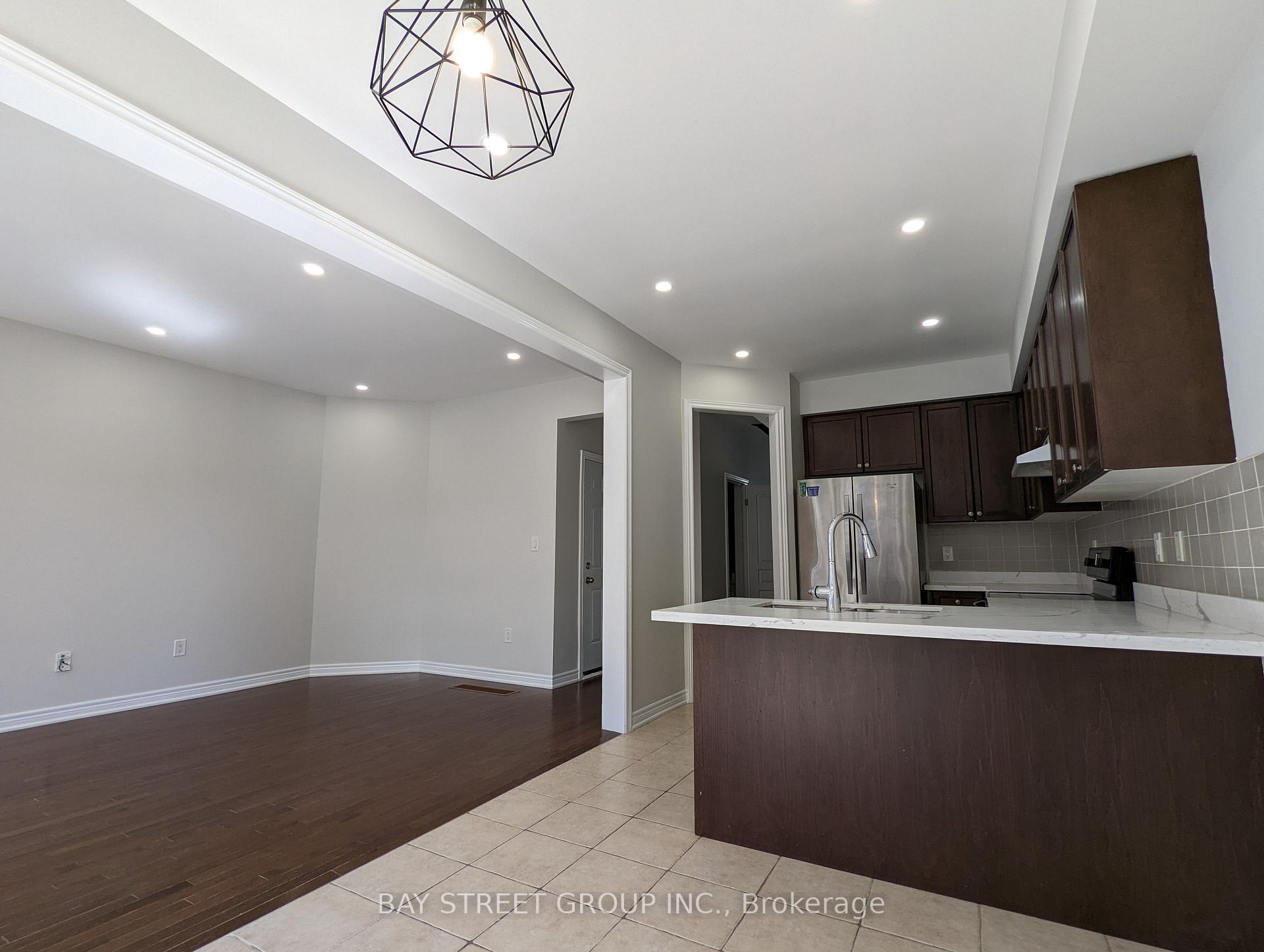 Photo 4 of 80 Brock Avenue, Markham, Berczy — HOMEH