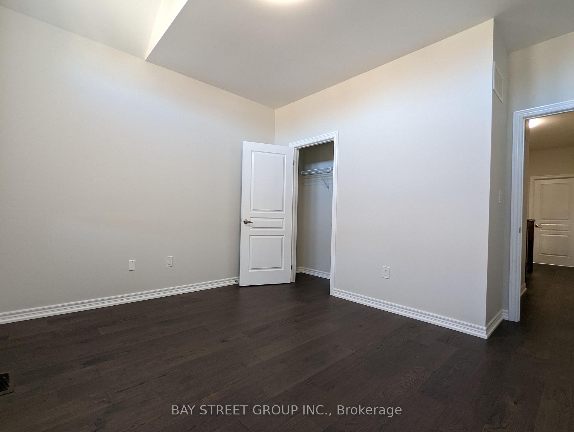 Photo 8 of 80 Brock Avenue, Markham, Berczy — HOMEH
