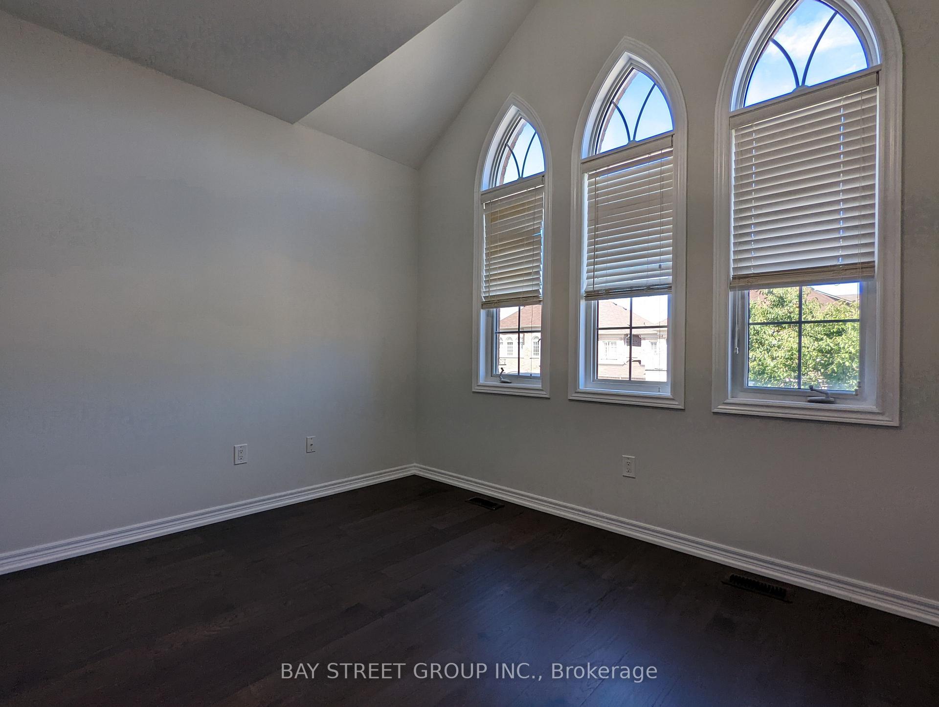 Photo 9 of 80 Brock Avenue, Markham, Berczy — HOMEH