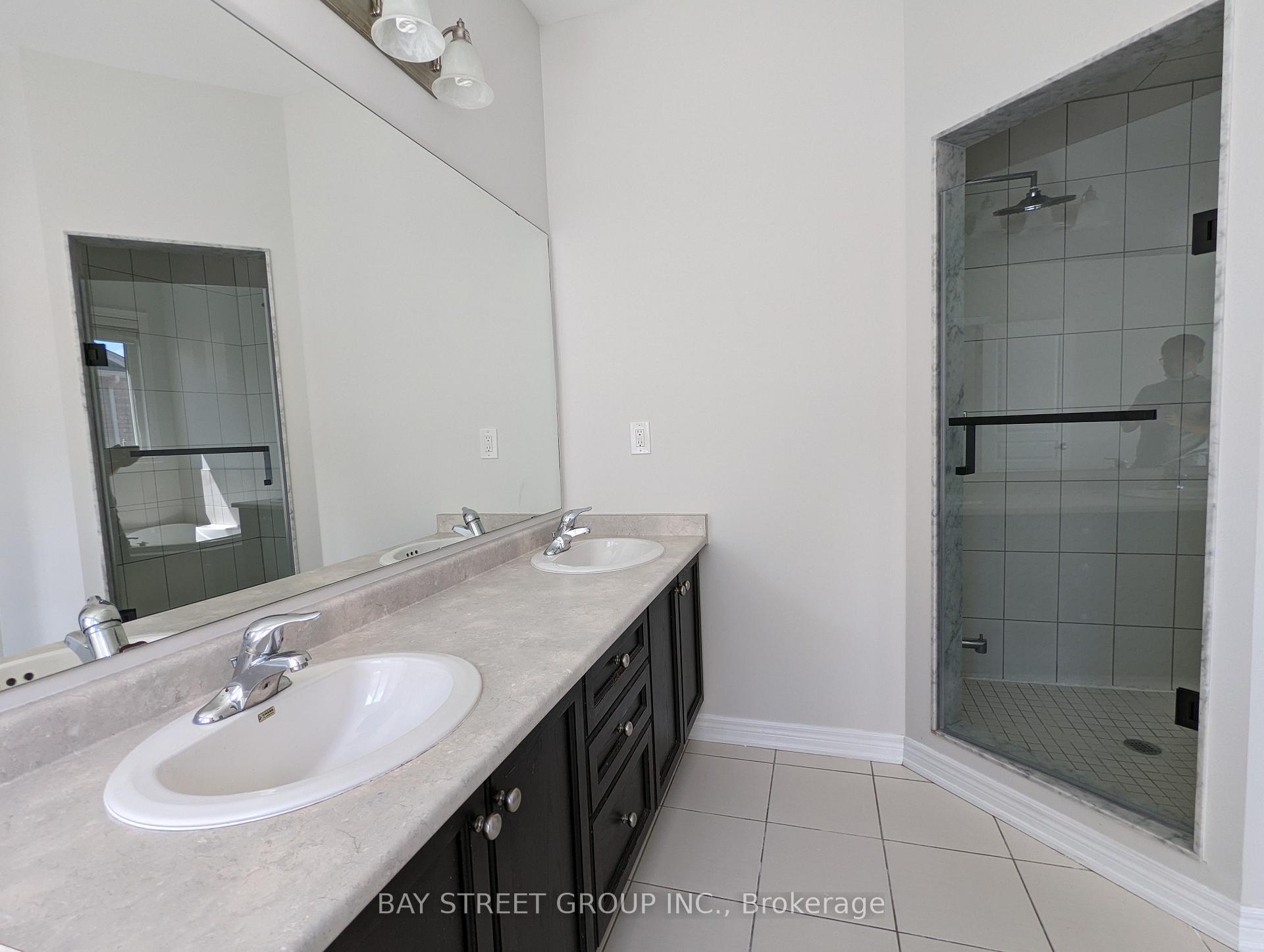 Photo 13 of 80 Brock Avenue, Markham, Berczy — HOMEH
