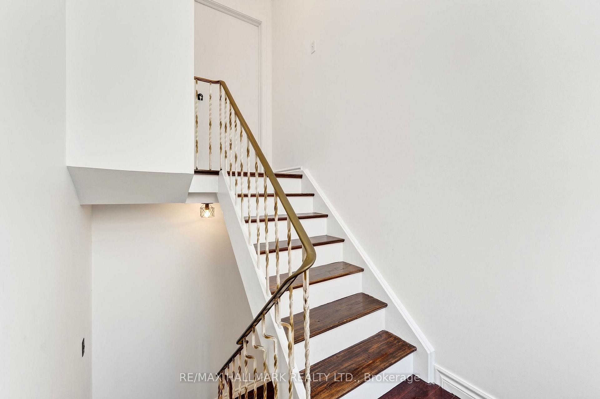 Photo 6 of Unit UPPER / 2ND, 402 Kingston Road, Toronto, East End-Danforth — HOMEH