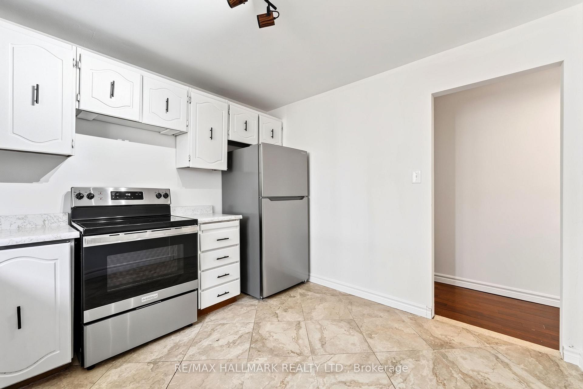 Photo 18 of Unit UPPER / 2ND, 402 Kingston Road, Toronto, East End-Danforth — HOMEH