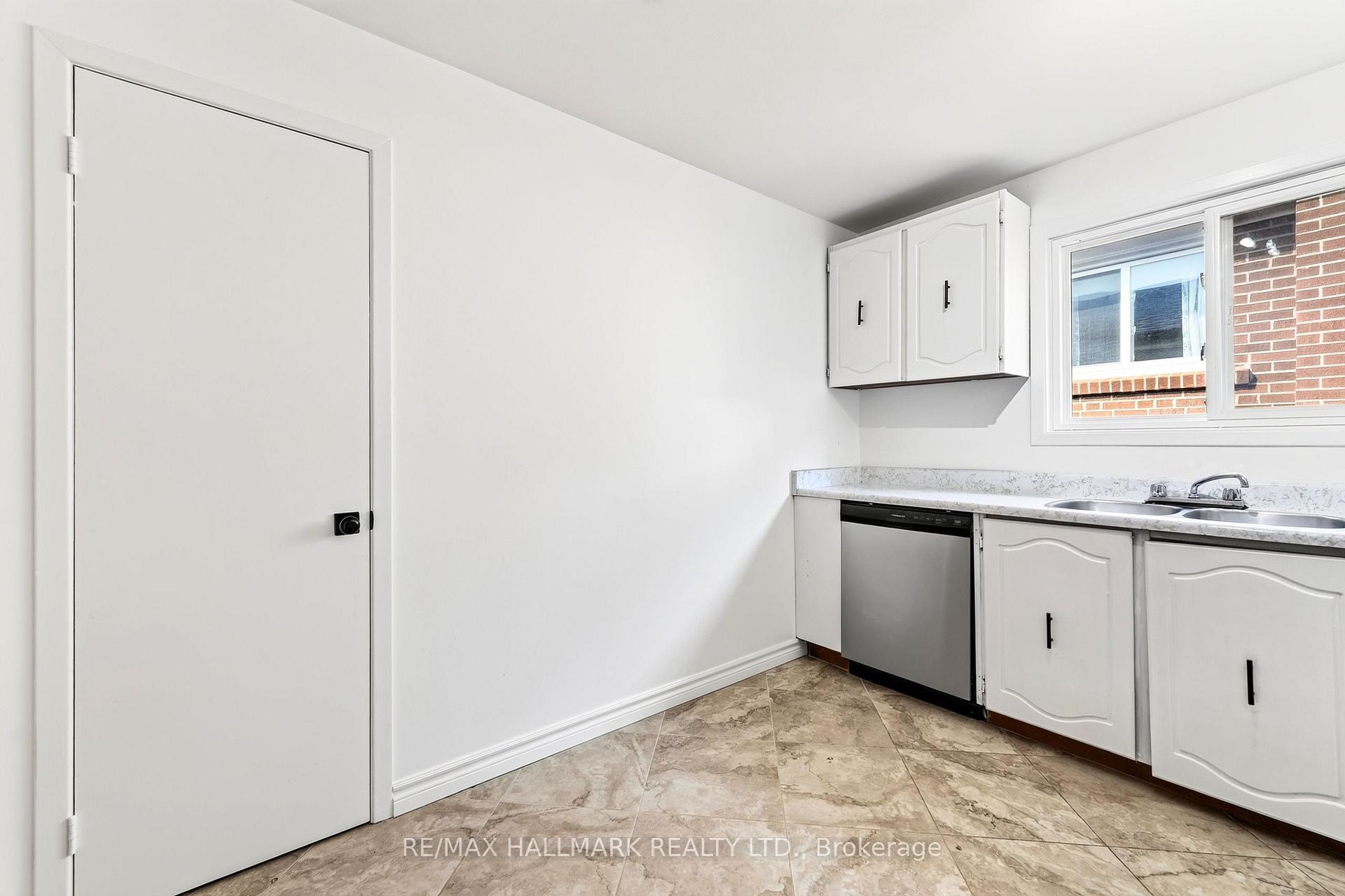 Photo 19 of Unit UPPER / 2ND, 402 Kingston Road, Toronto, East End-Danforth — HOMEH