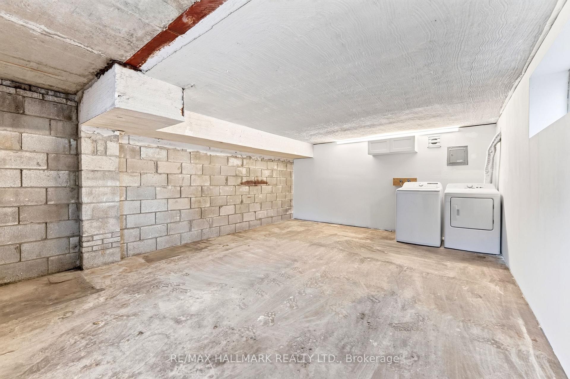 Photo 25 of Unit UPPER / 2ND, 402 Kingston Road, Toronto, East End-Danforth — HOMEH