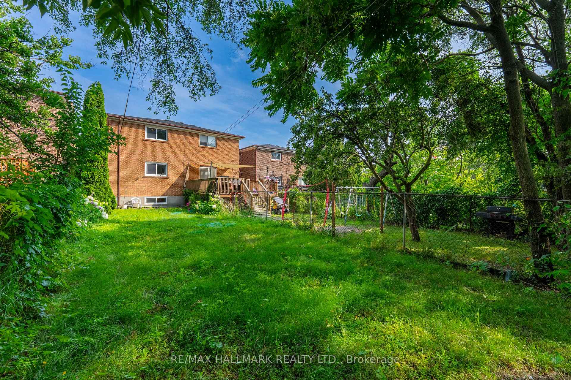 Photo 30 of Unit UPPER / 2ND, 402 Kingston Road, Toronto, East End-Danforth — HOMEH
