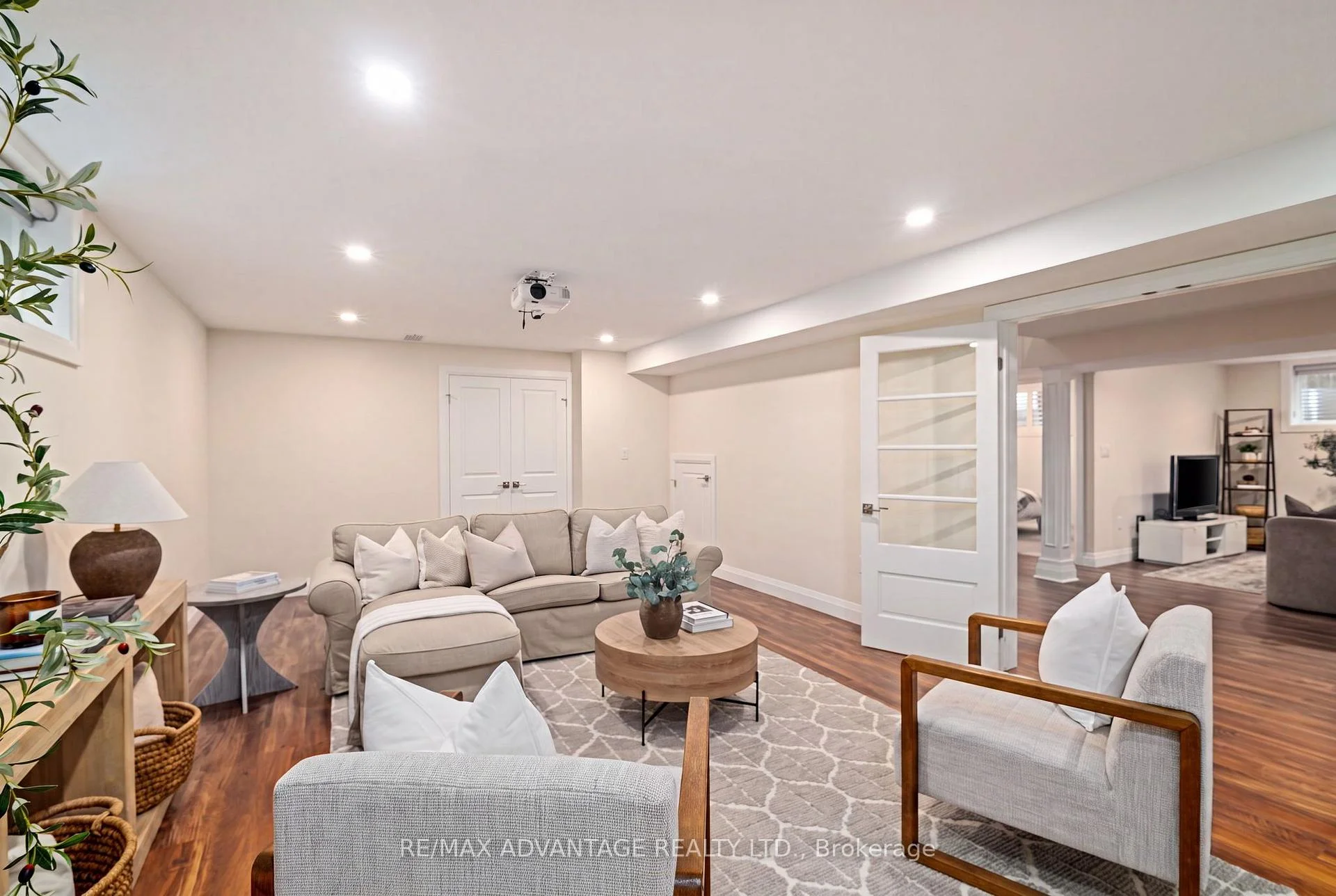 Photo 72 of 773 Hickorystick Key, London, North R — HOMEH